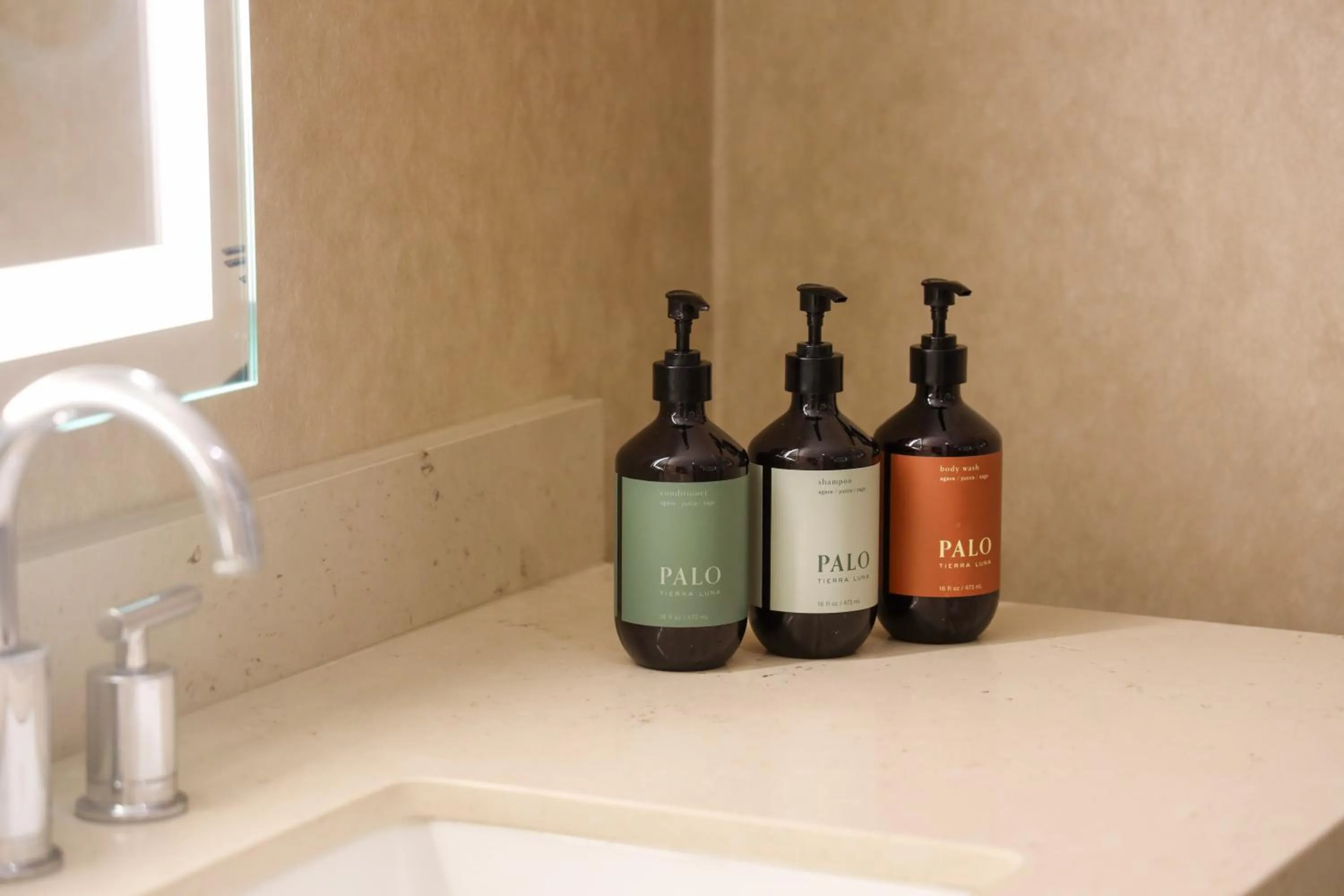 Bathroom in Arizona Biltmore, LXR Hotels & Resorts