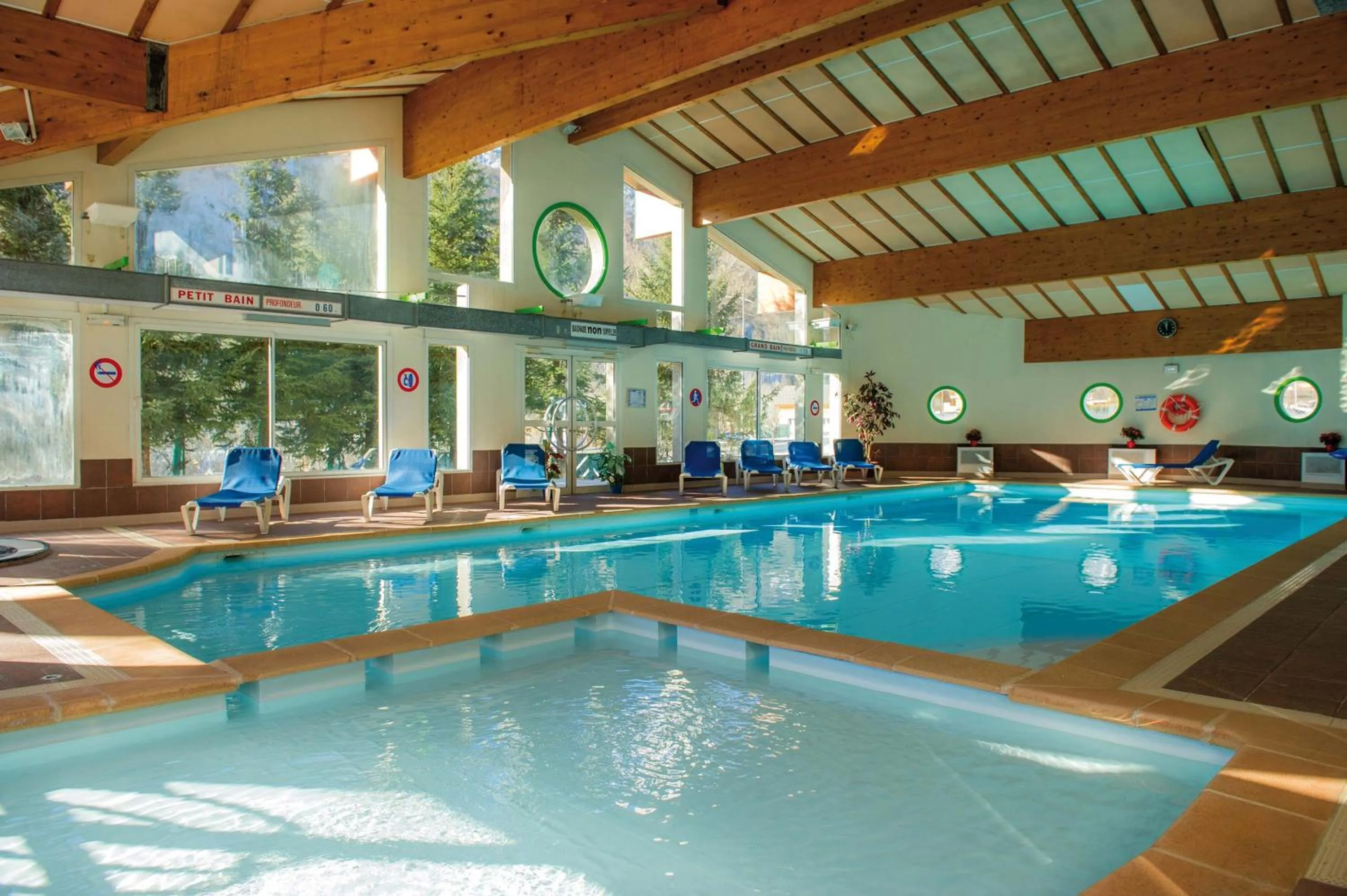 Swimming pool in Club Vacances Bleues Les Alpes d'Azur