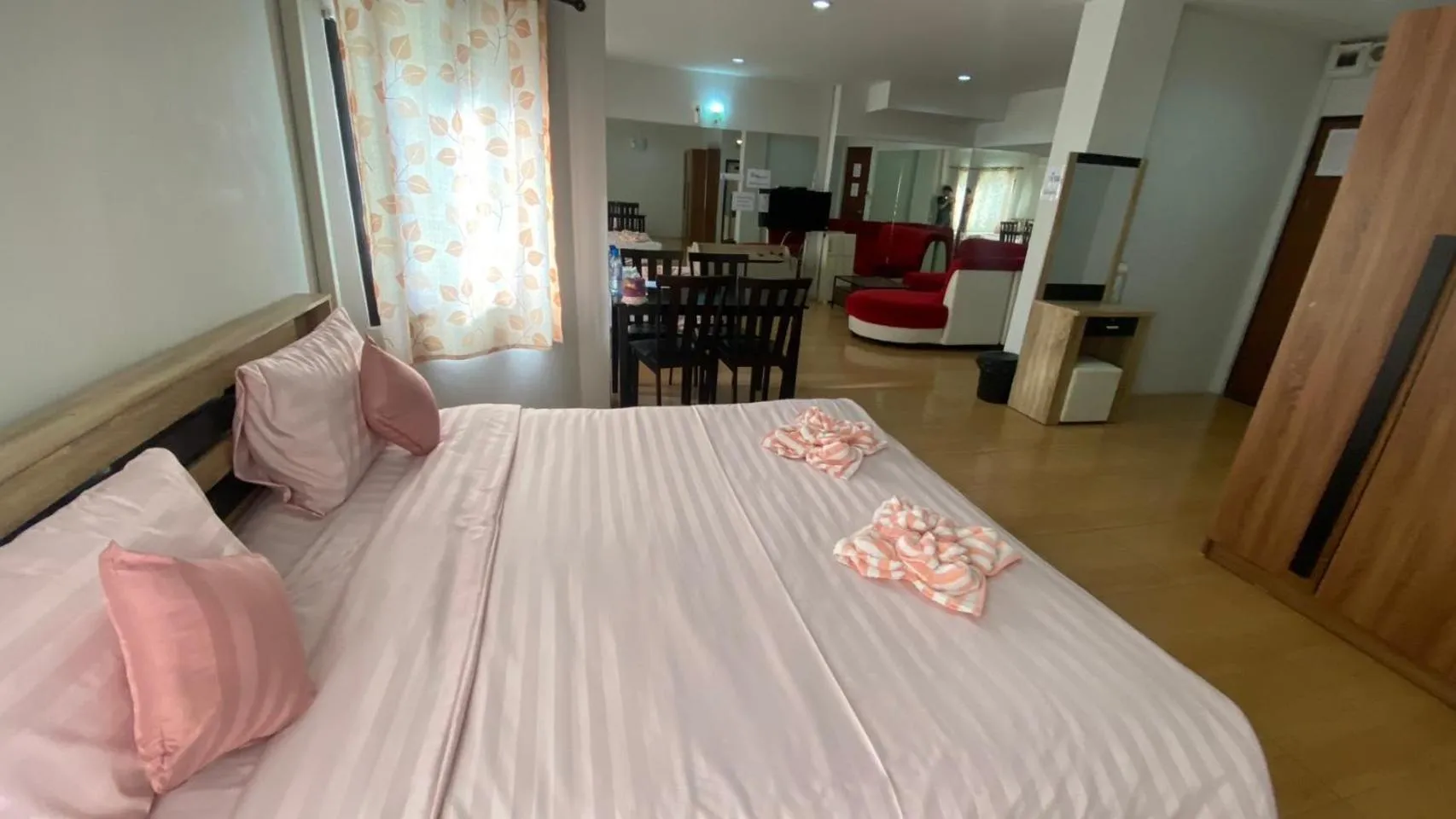 Bed in Alongkorn hotel by SB