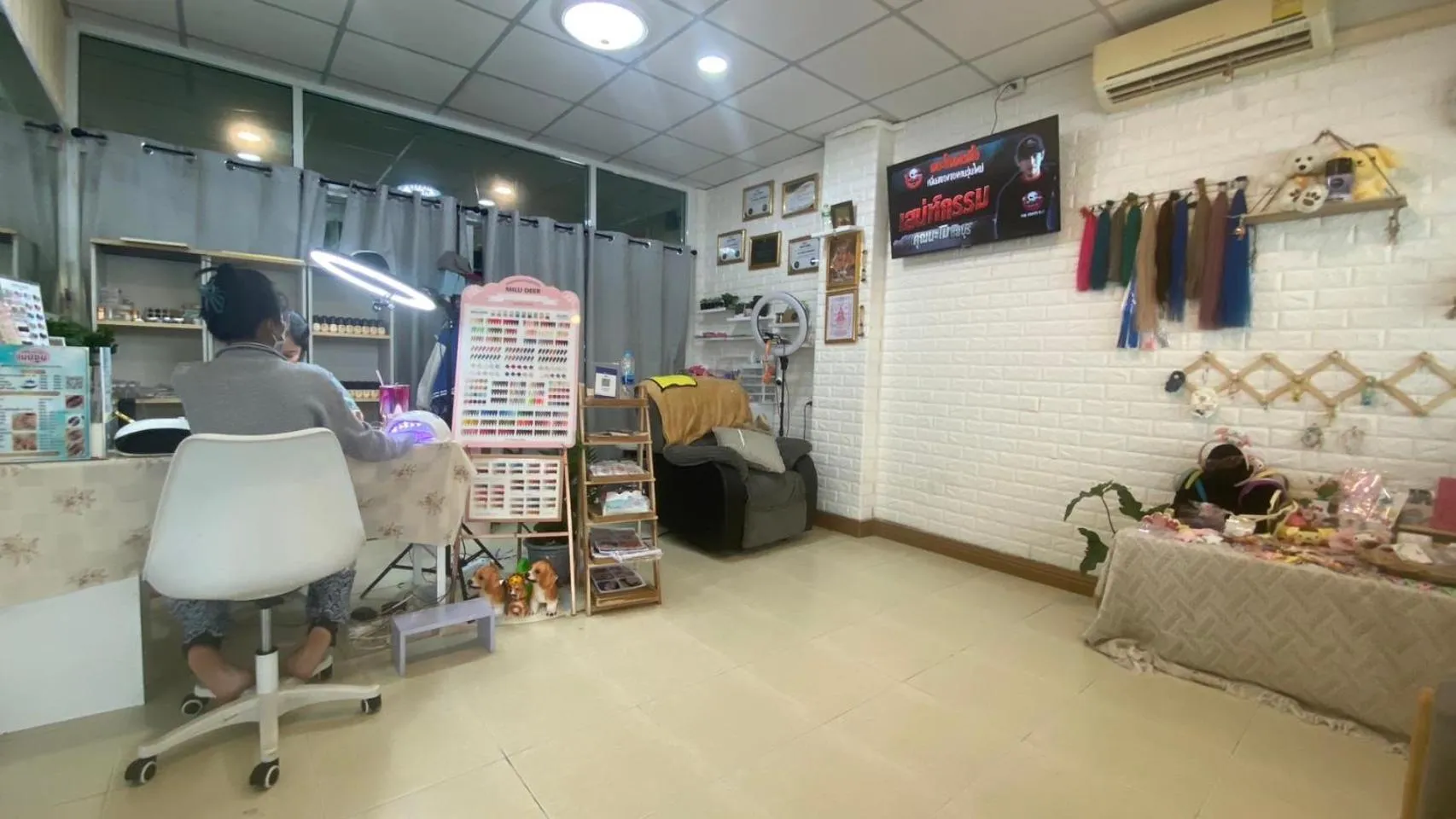 Alongkorn hotel by SB