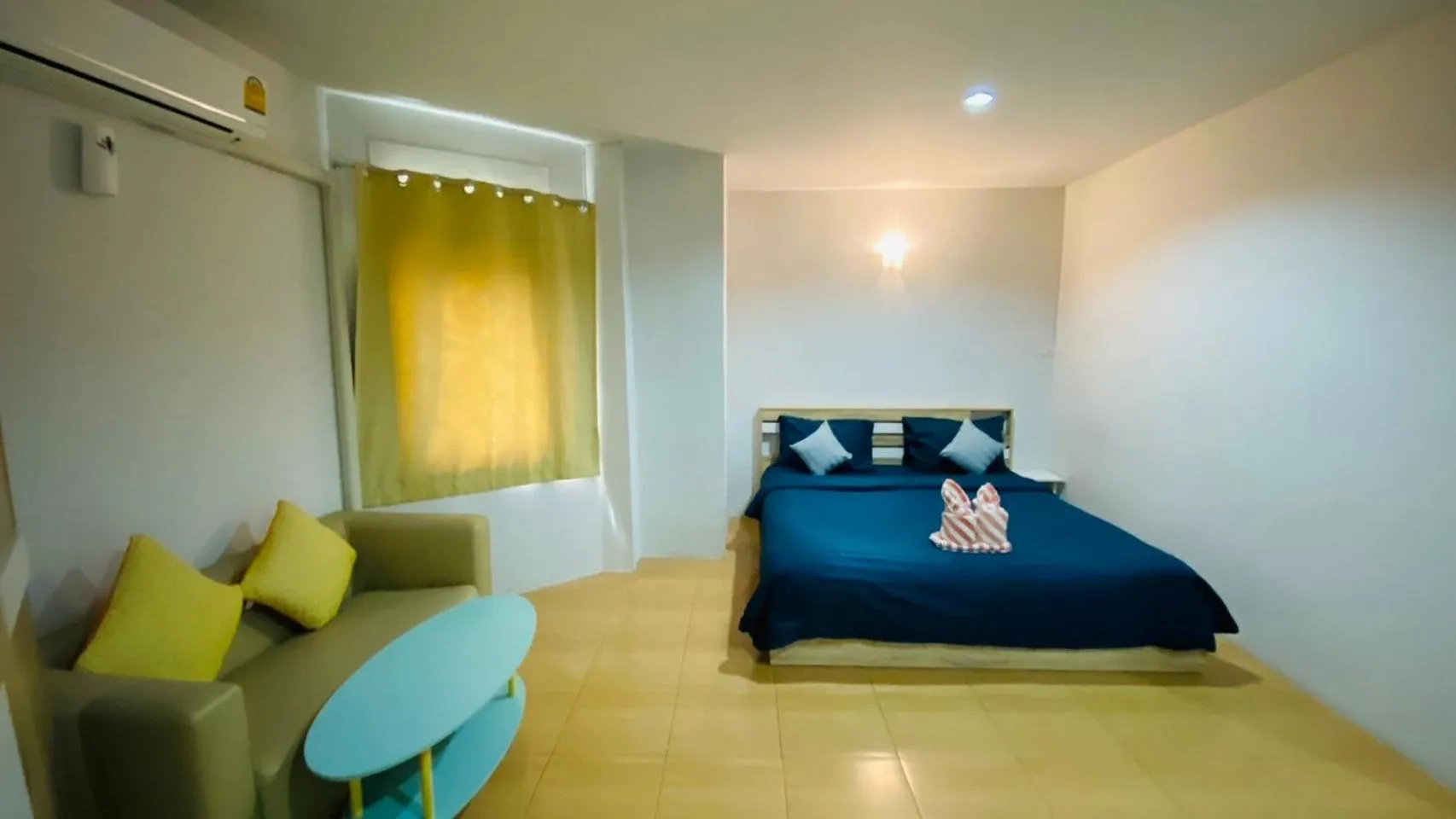 Bed in Alongkorn hotel by SB