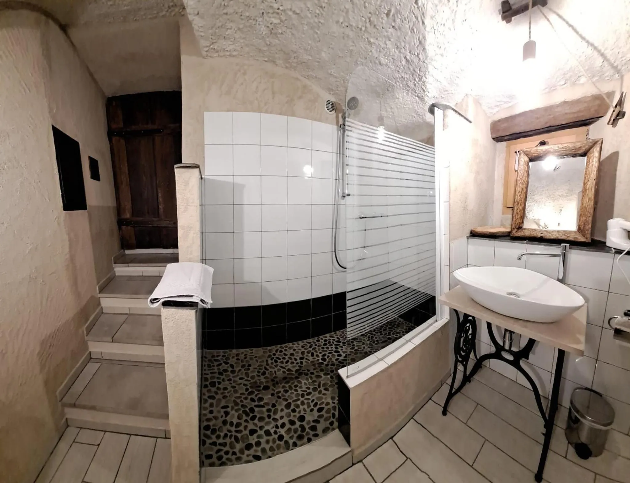 Bathroom in Osteria l'iero d'Eima'