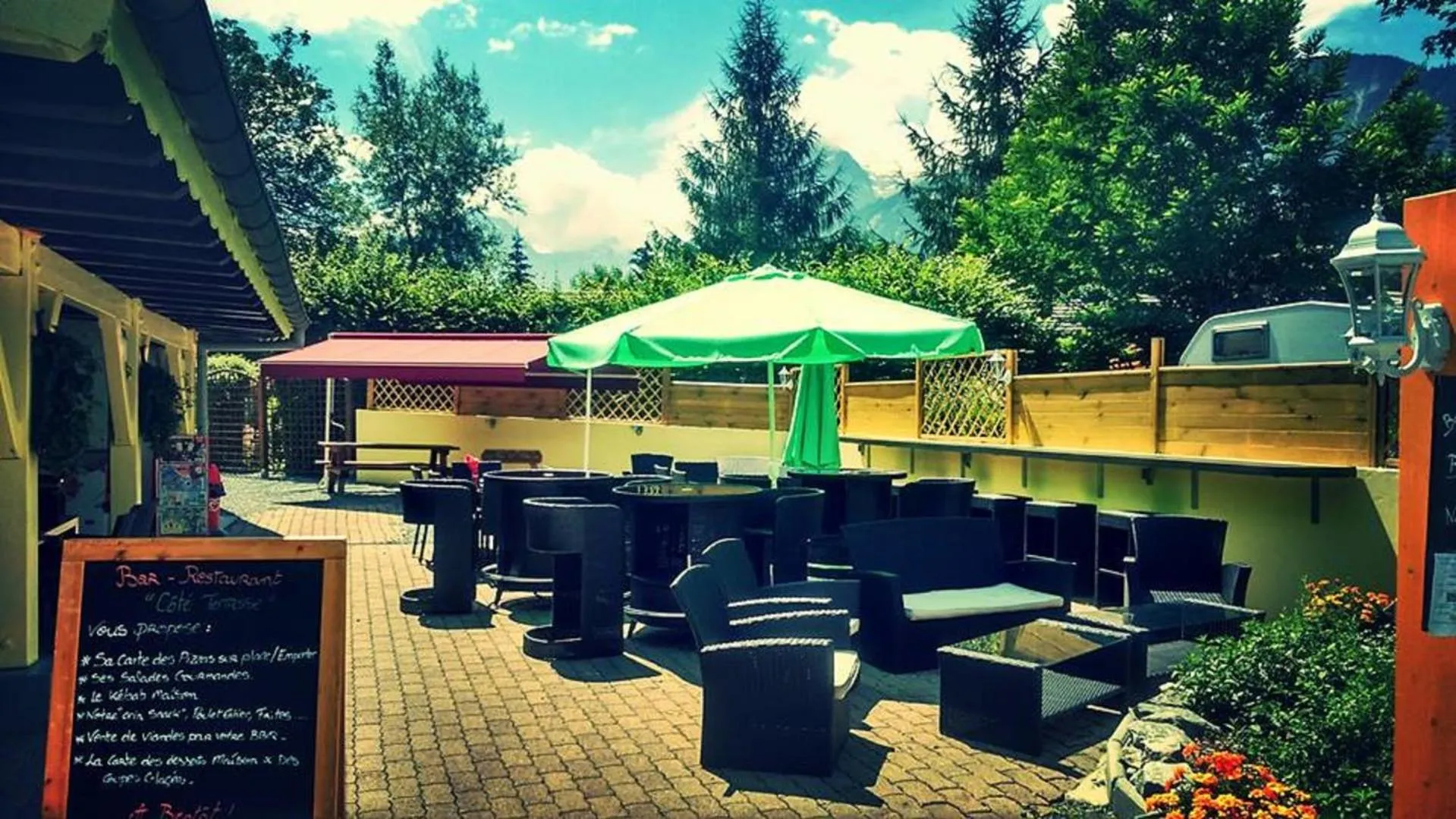 Restaurant/places to eat in A La Rencontre Du Soleil - Camping
