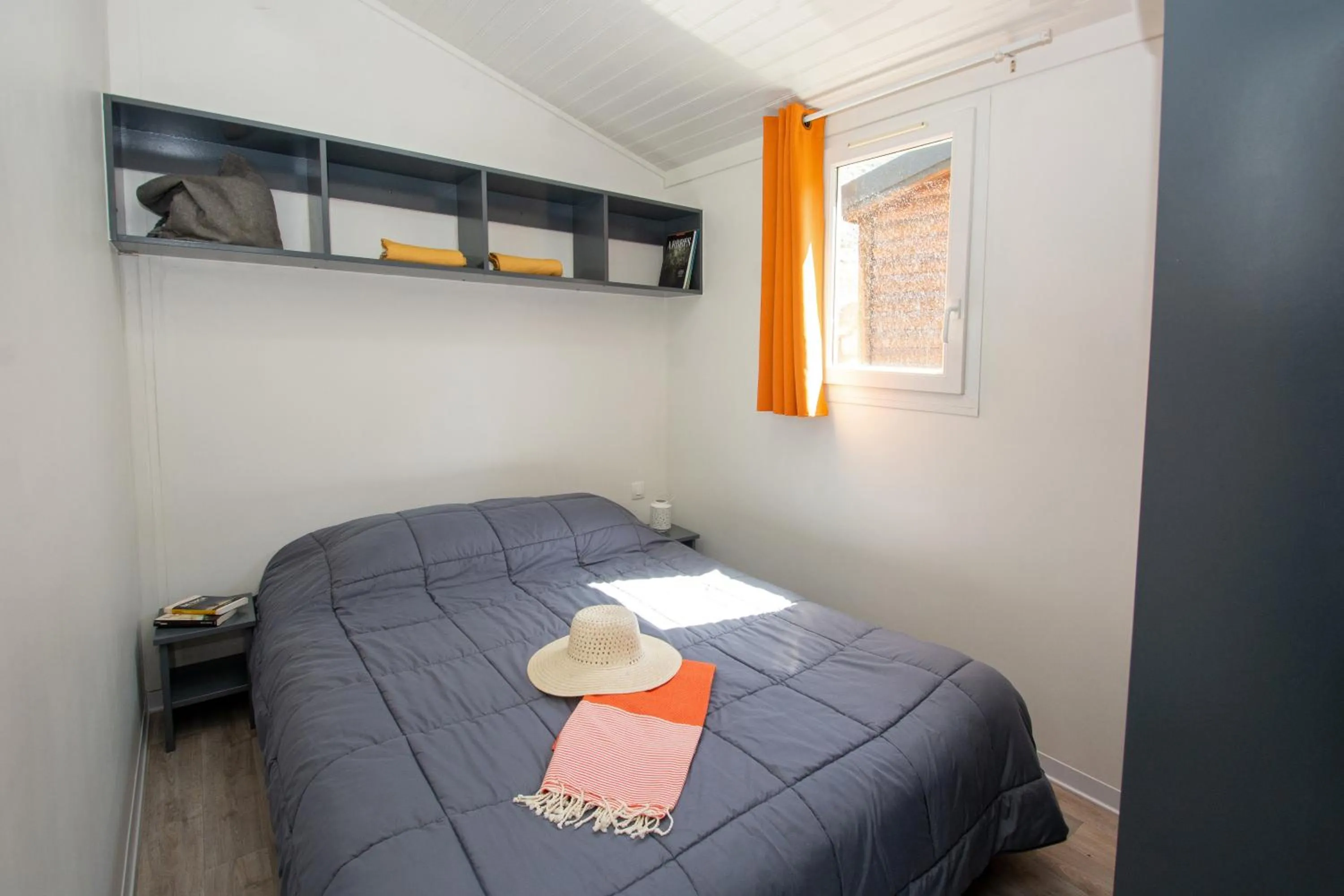 Bed in A La Rencontre Du Soleil - Camping