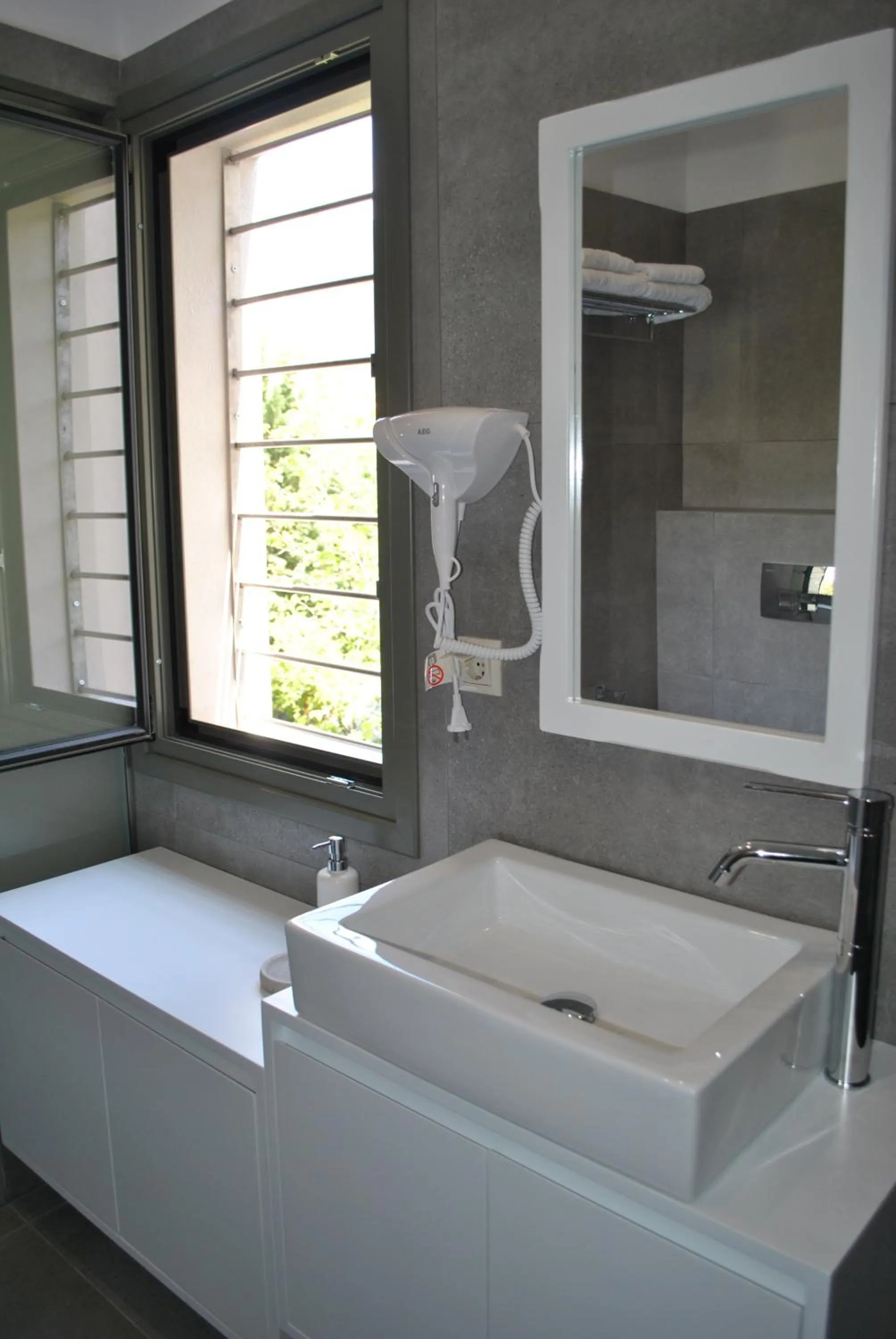 Petras Gi - Stone Houses