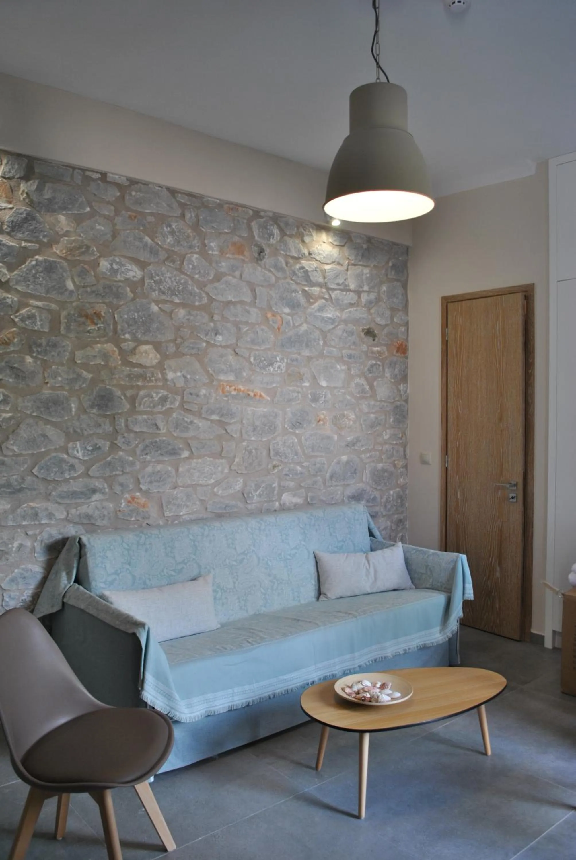 Petras Gi - Stone Houses