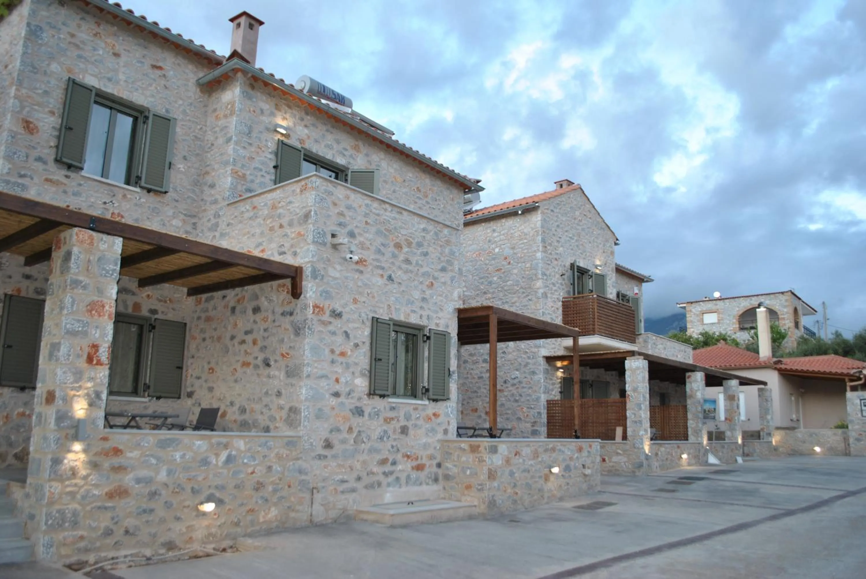 Petras Gi - Stone Houses