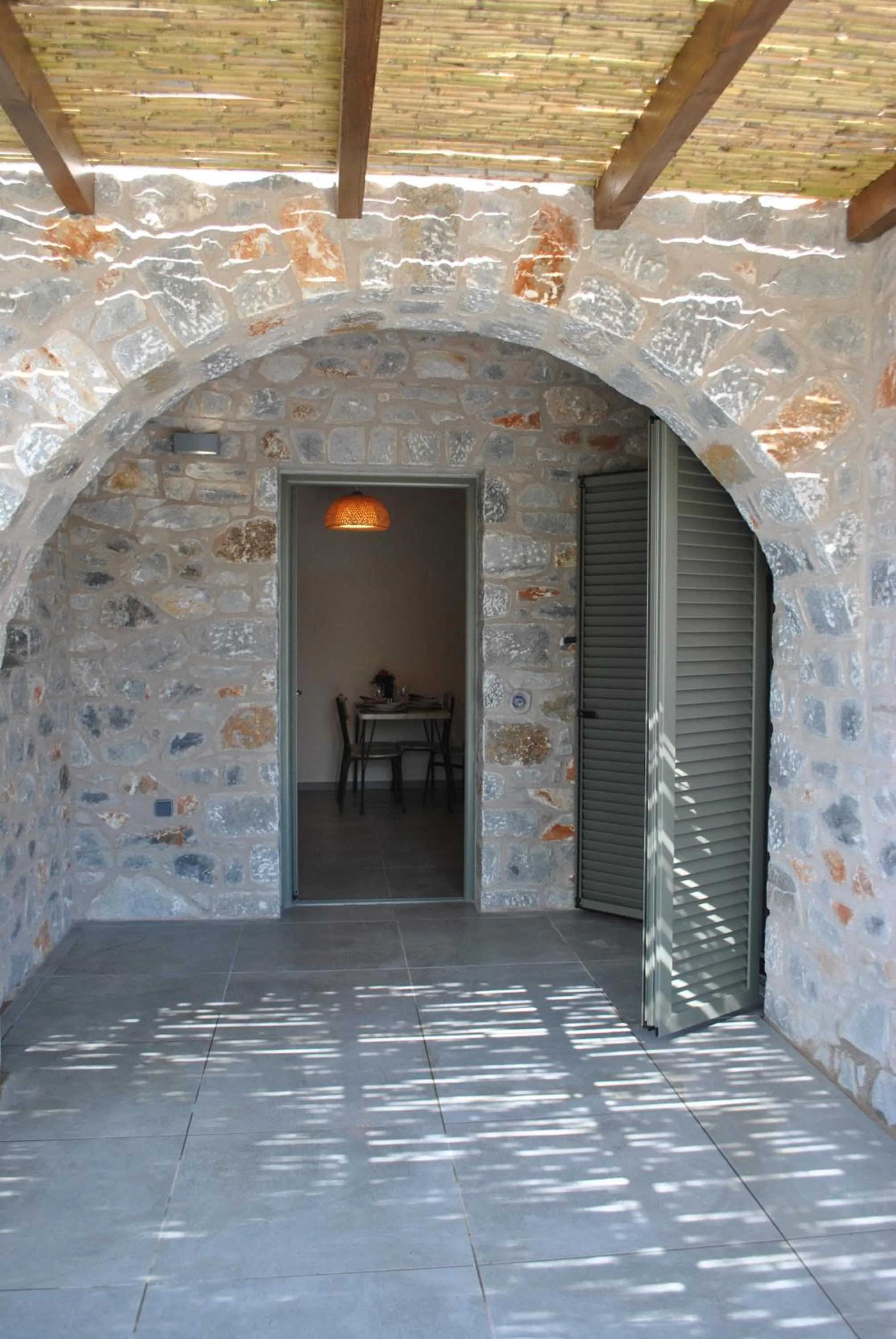 Petras Gi - Stone Houses