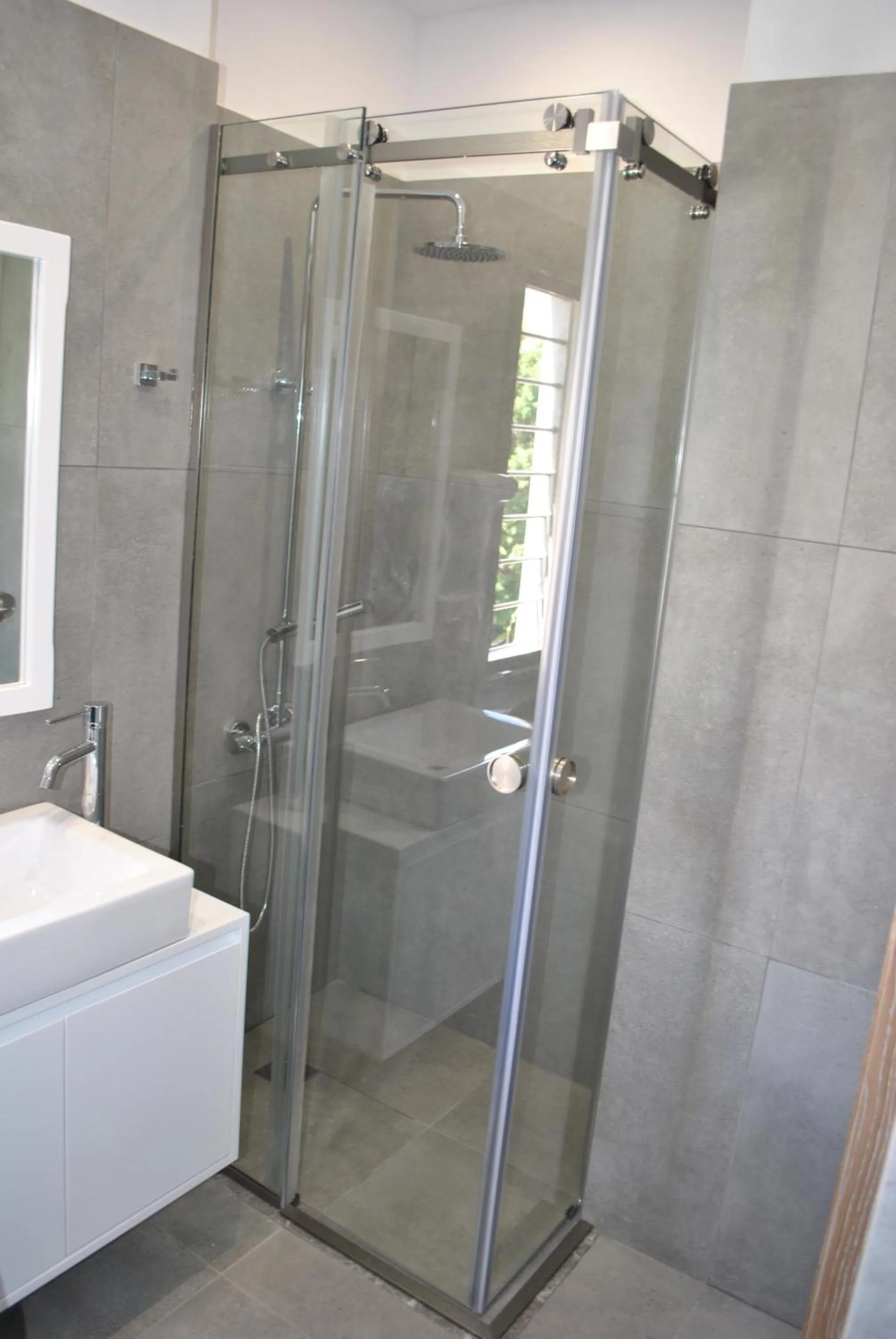 Petras Gi - Stone Houses