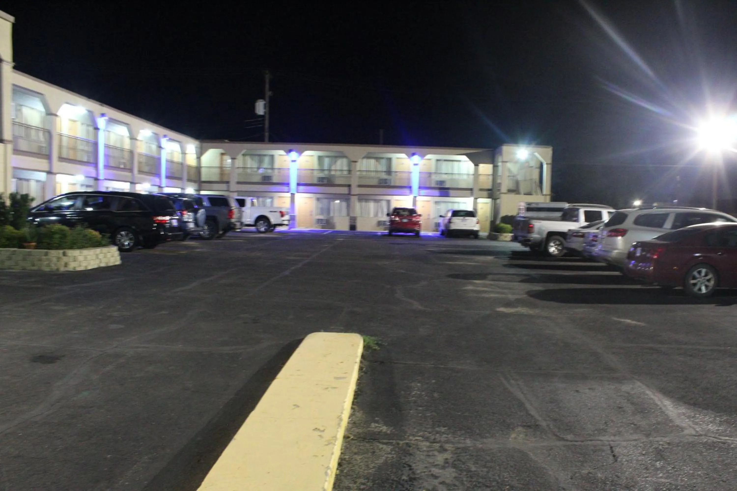 Property building in Hutchinson Inn