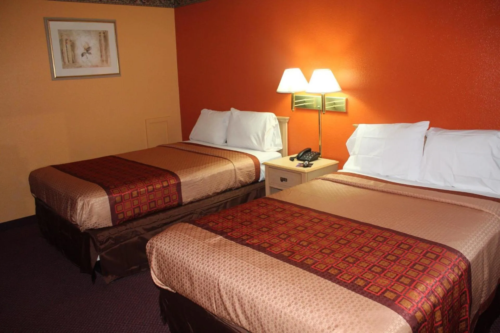 Bed in Hutchinson Inn