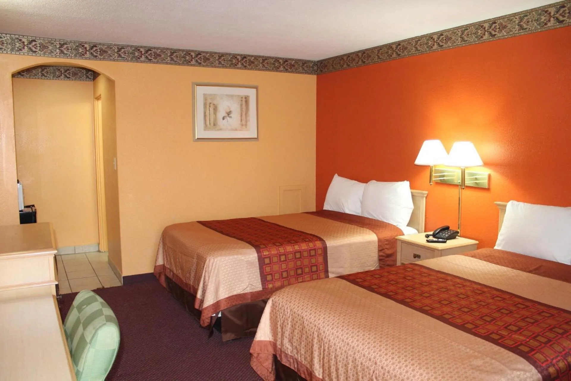 Bed in Hutchinson Inn