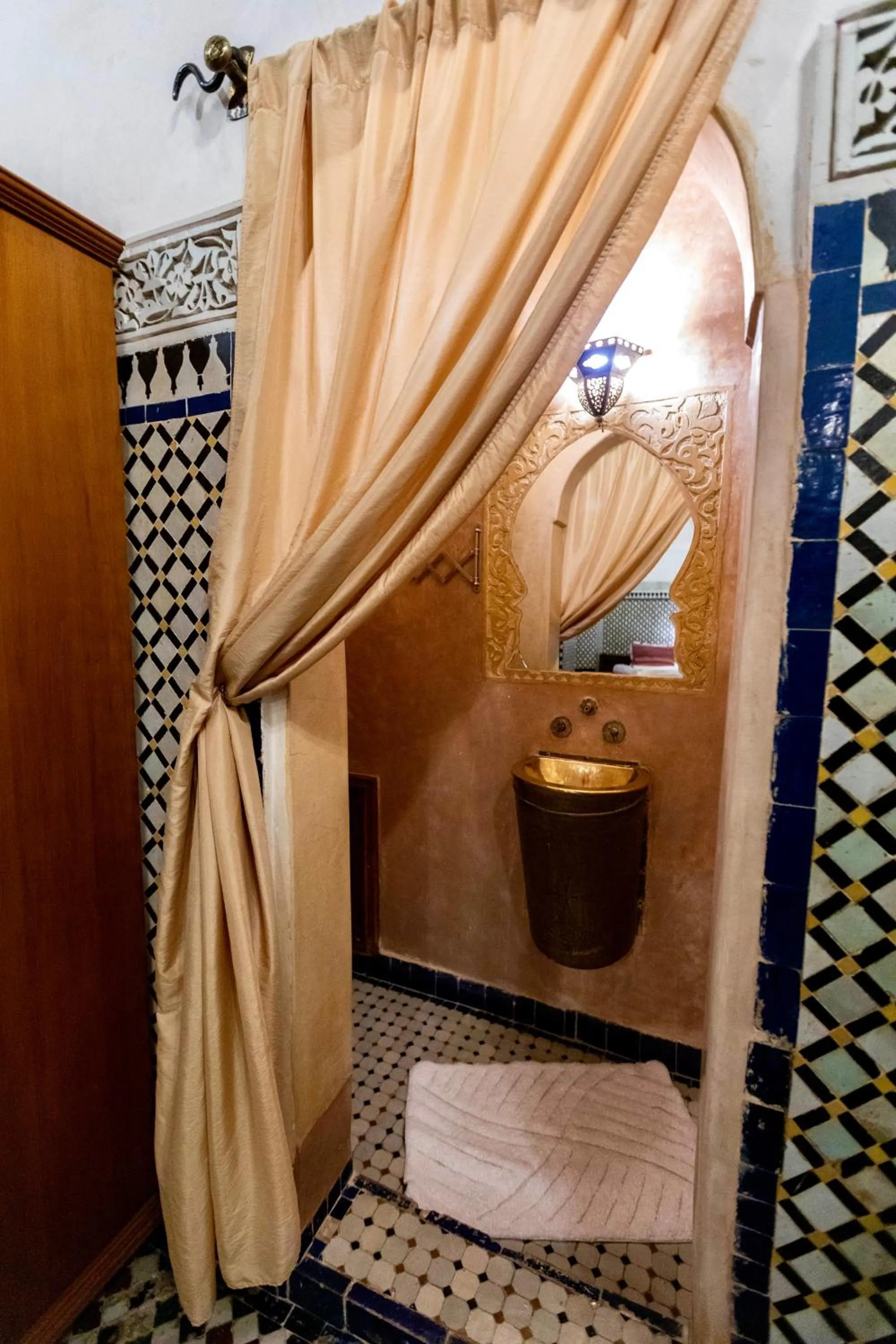 Shower in Dar Attajalli