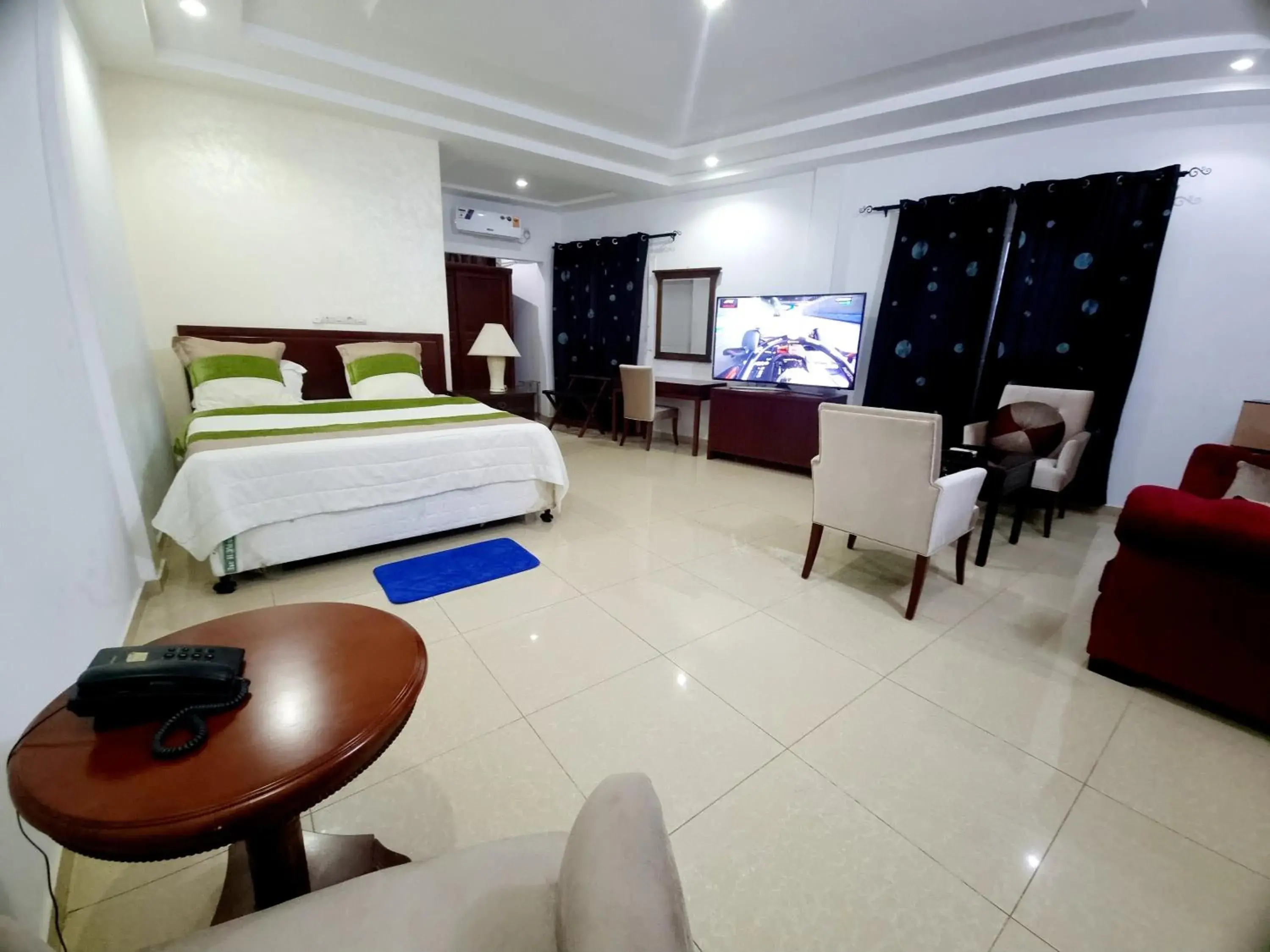 HOTEL AMBASSADORS ANNEXE HOTEL AMBASSADORS ANNEXE