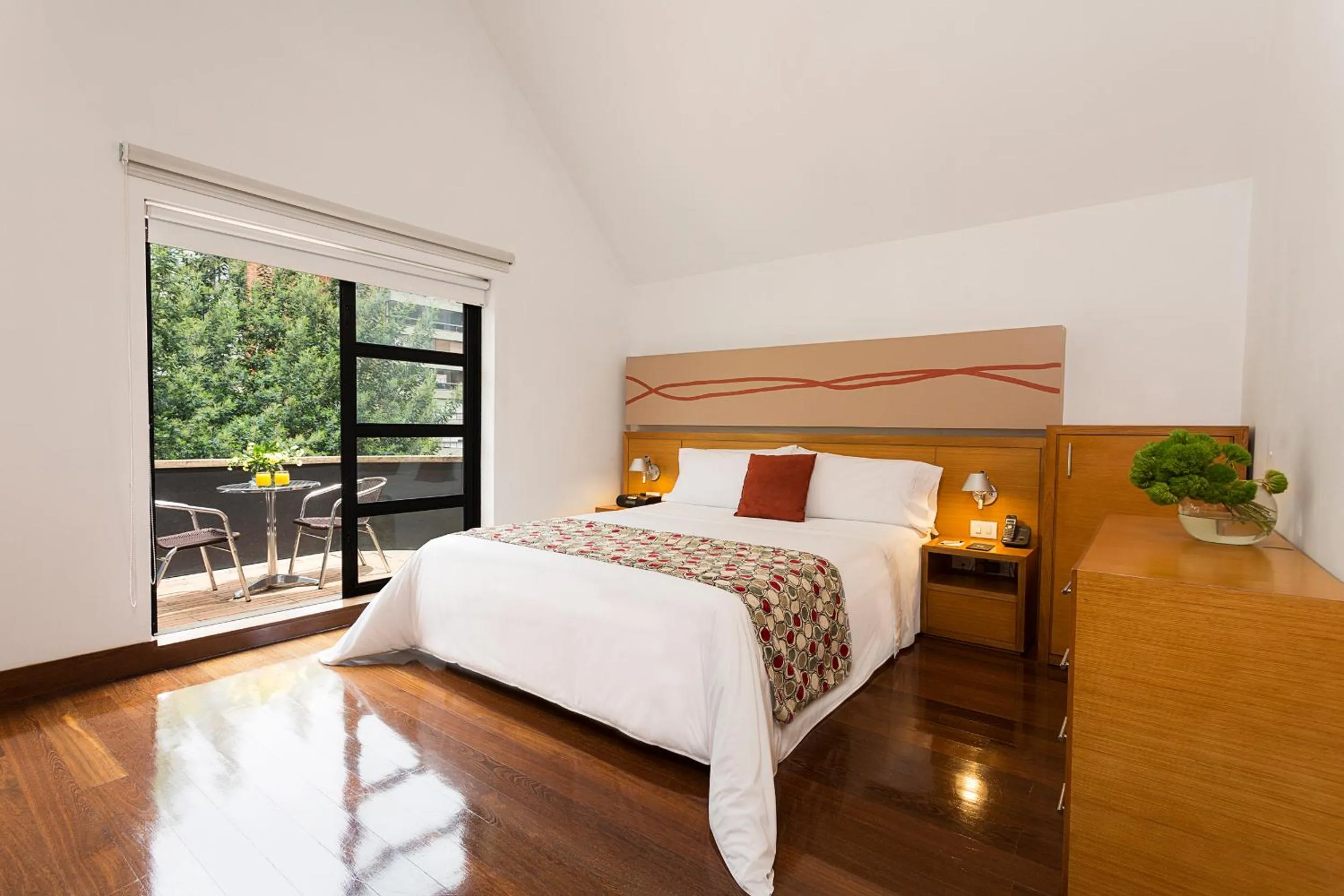 Bedroom, Bed in Hotel bh La Quinta