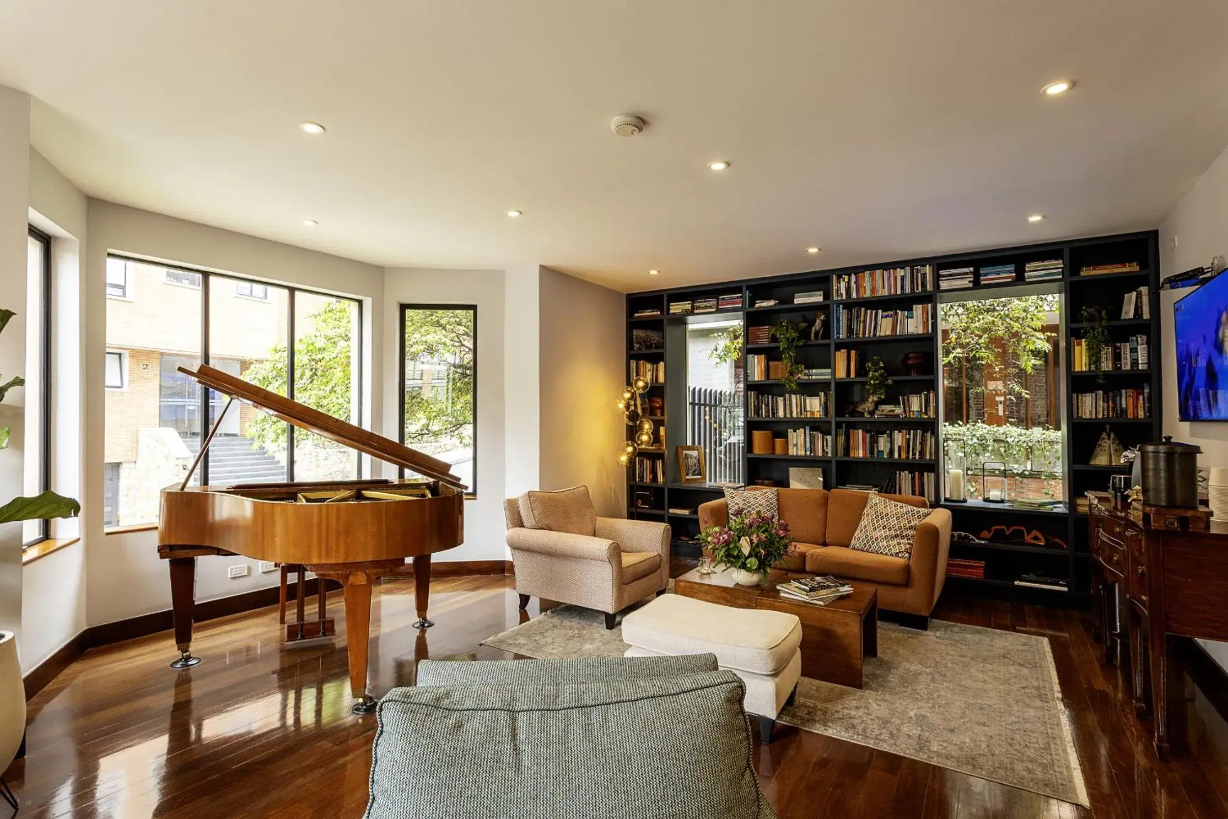 Property building in Hotel bh La Quinta Property building in Hotel bh La Quinta