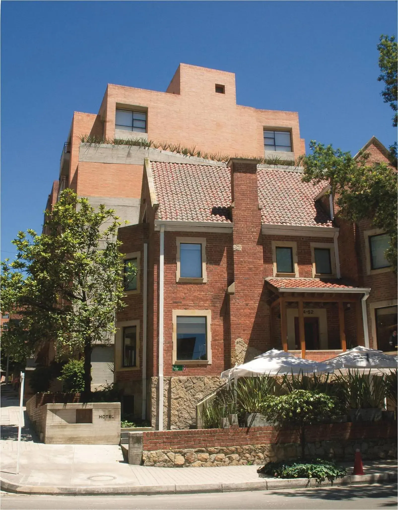 Facade/entrance in Hotel bh La Quinta Facade/entrance in Hotel bh La Quinta