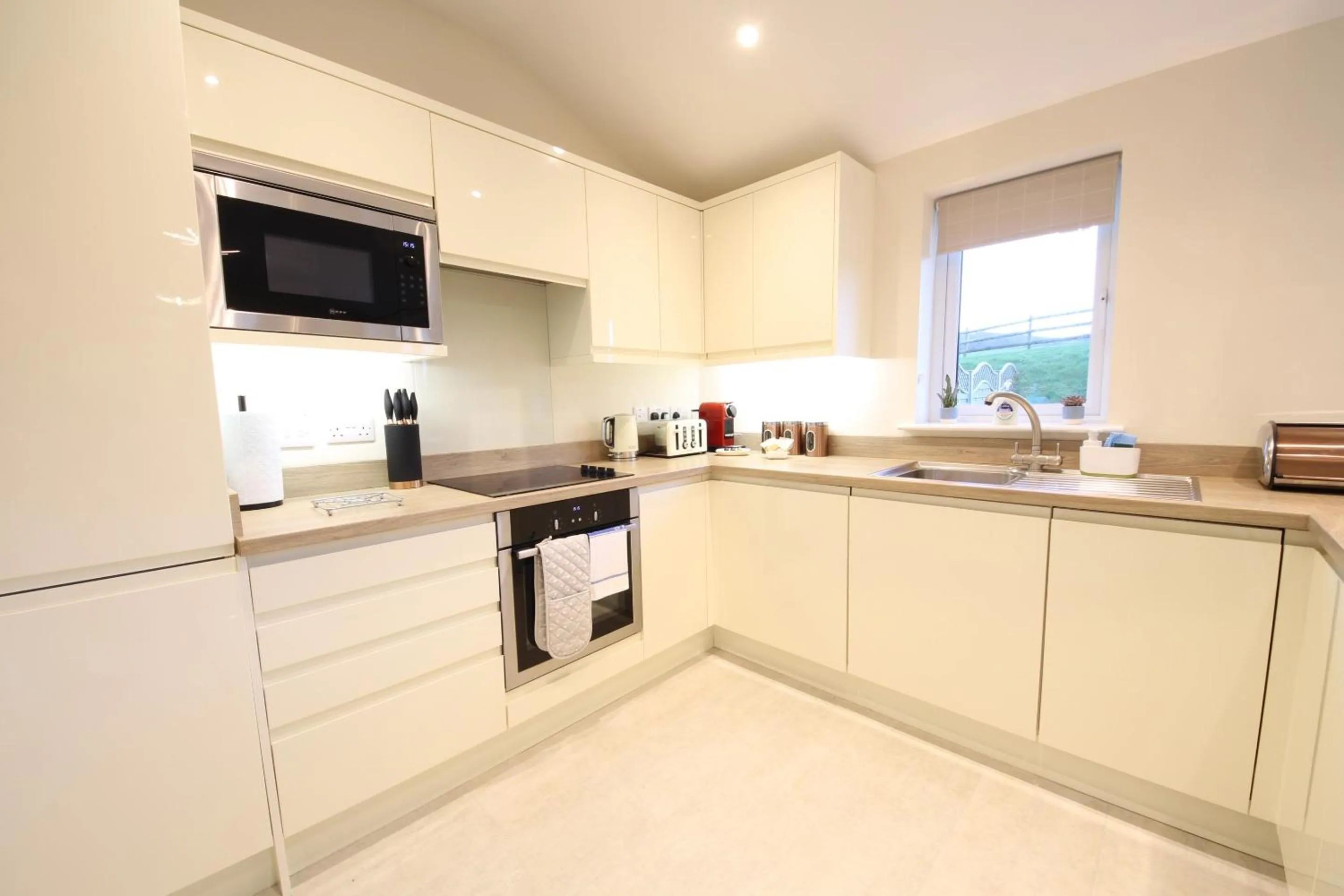 Kitchen or kitchenette in Chale Bay Farm