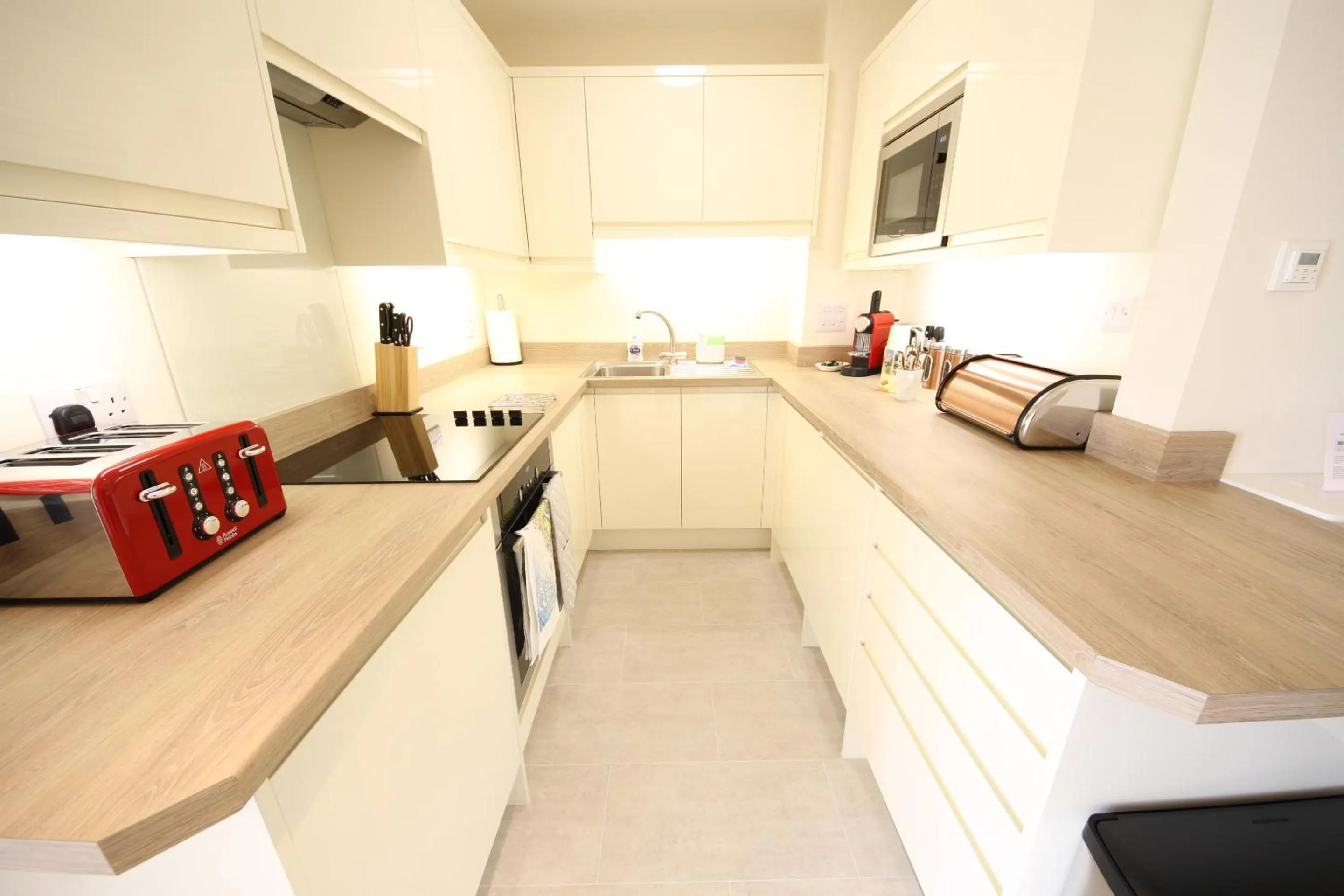 Kitchen or kitchenette in Chale Bay Farm