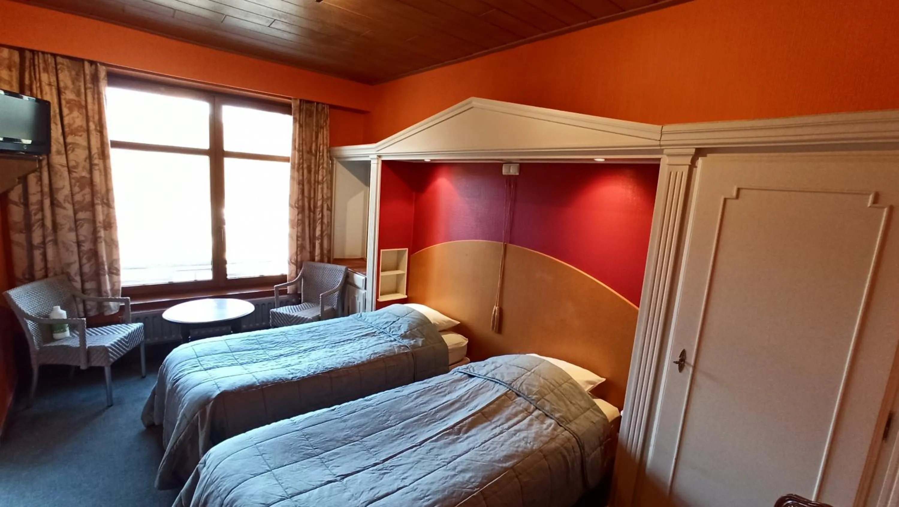 Bed in Hotel Le Chalet