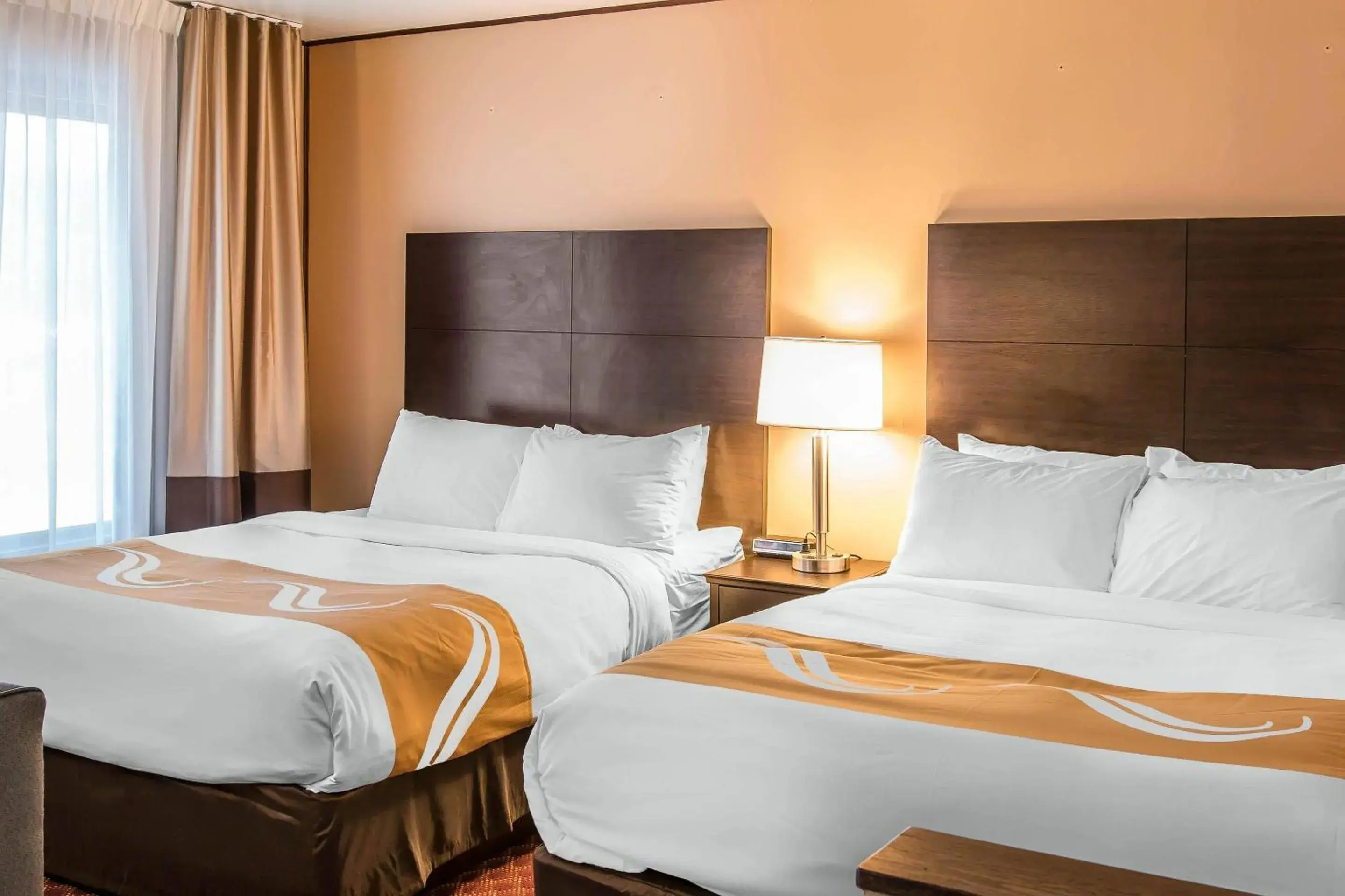 Bedroom, Bed in Quality Inn & Suites Houghton Downtown Bedroom, Bed in Quality Inn & Suites Houghton Downtown