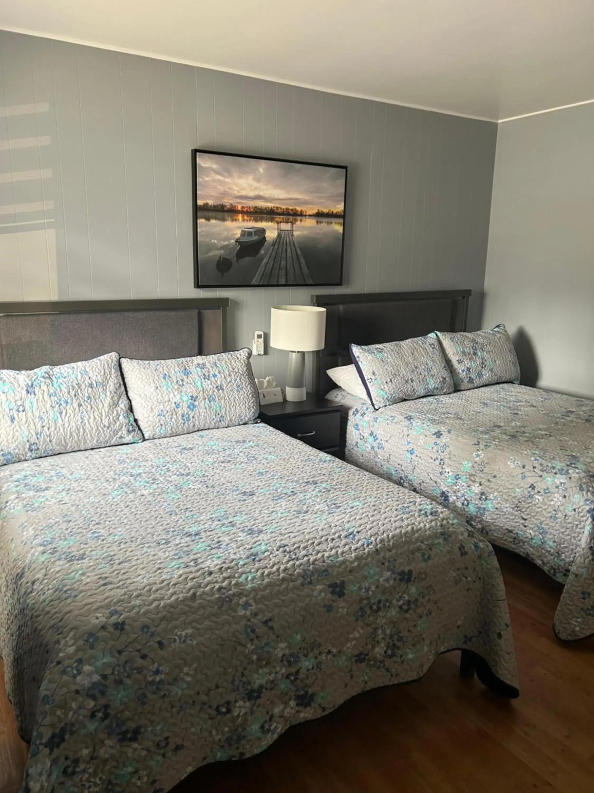 Double Room with Two Double Beds with Kitchenette in Motel de L'Anse et Camping Rimouski Double Room with Two Double Beds with Kitchenette in Motel de L'Anse et Camping Rimouski