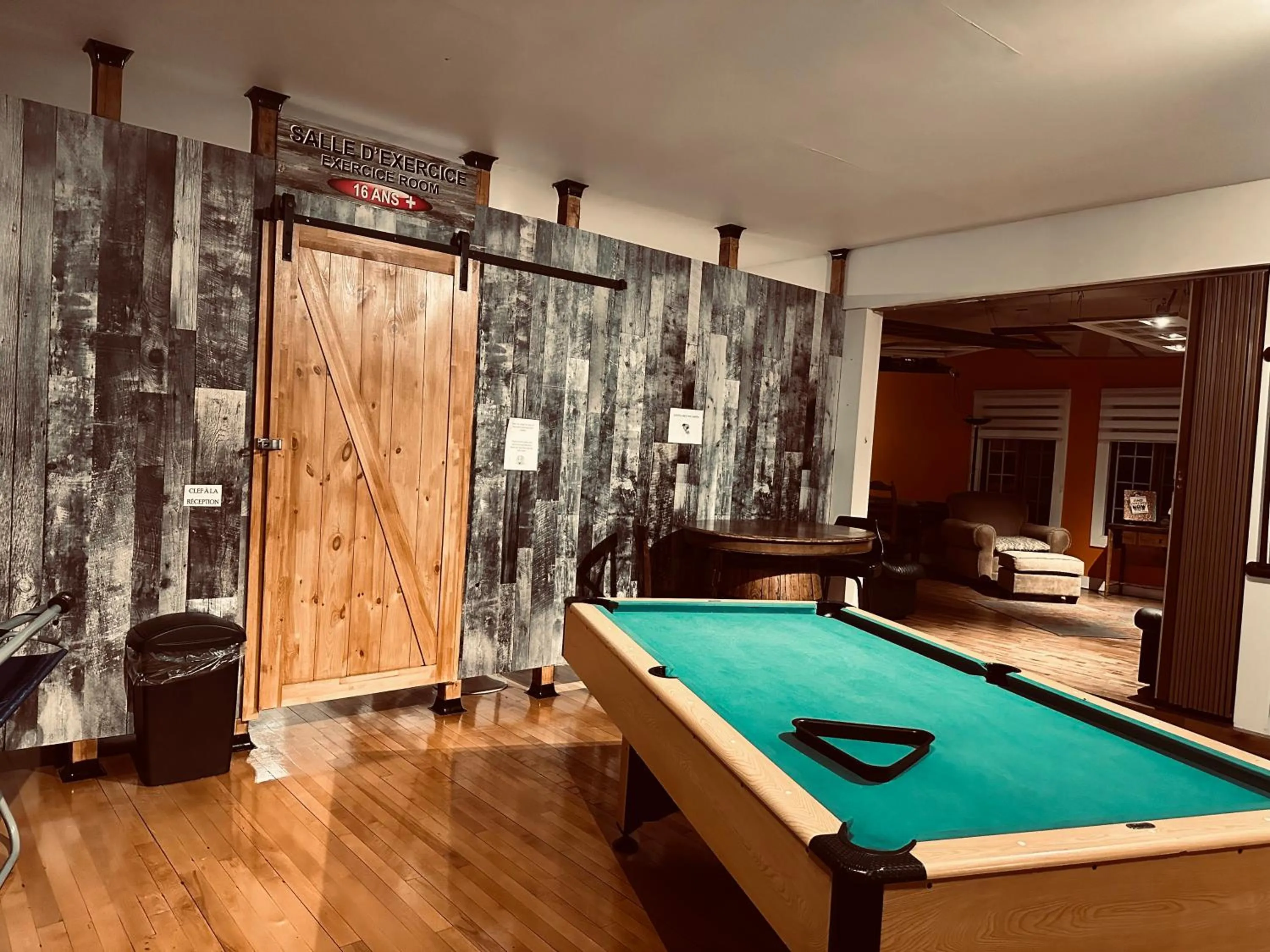 Game Room in Motel de L'Anse et Camping Rimouski