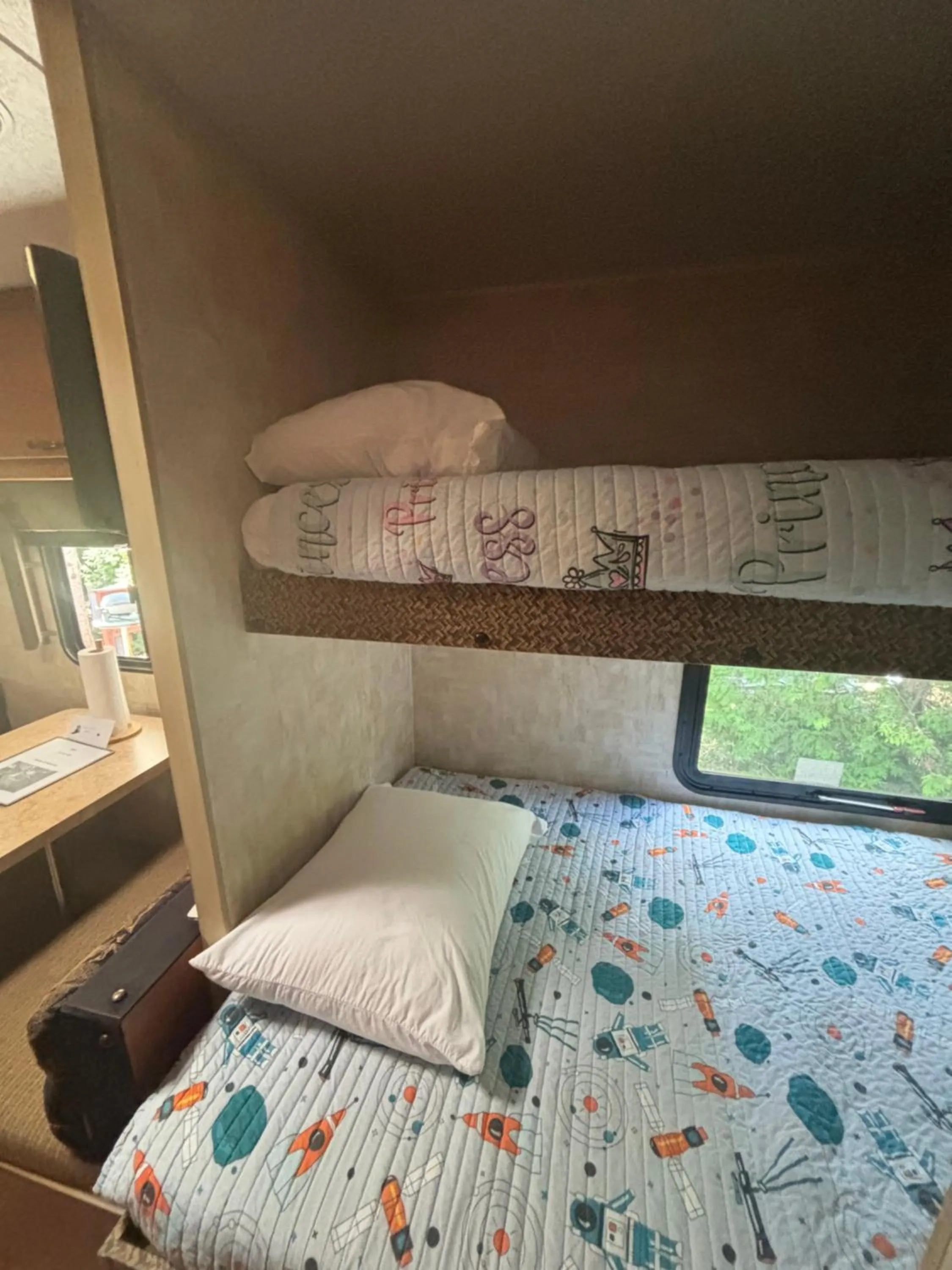 bunk bed, Bed in Motel de L'Anse et Camping Rimouski