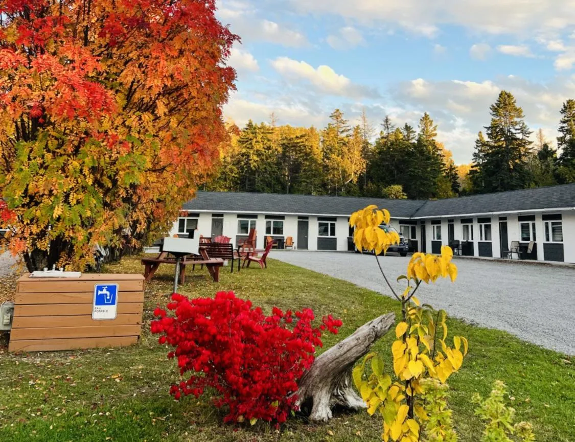 Property building in Motel de L'Anse et Camping Rimouski