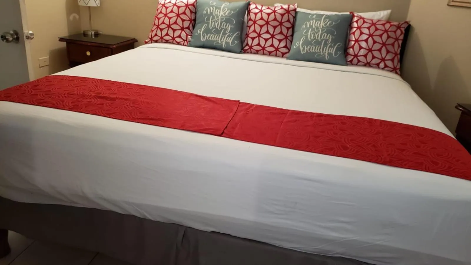 Bed in ROSI Ocean Sand Hotel Apt (@Sandcastles)