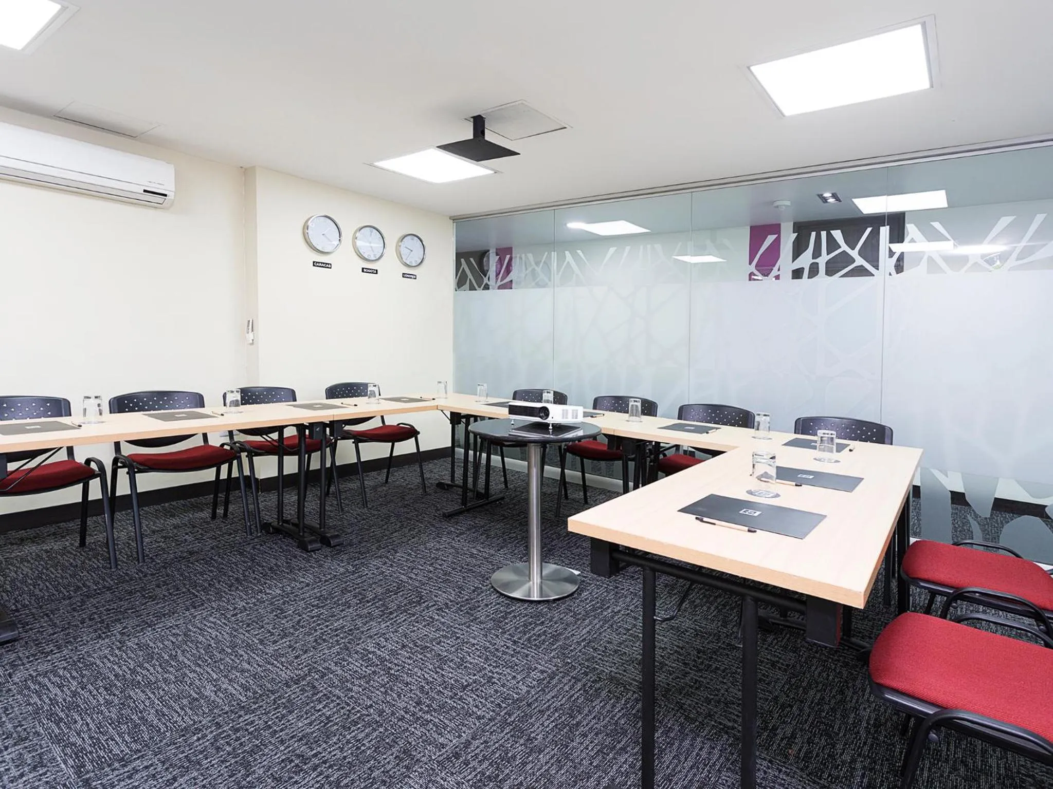 Meeting/conference room in Hotel bh El Poblado
