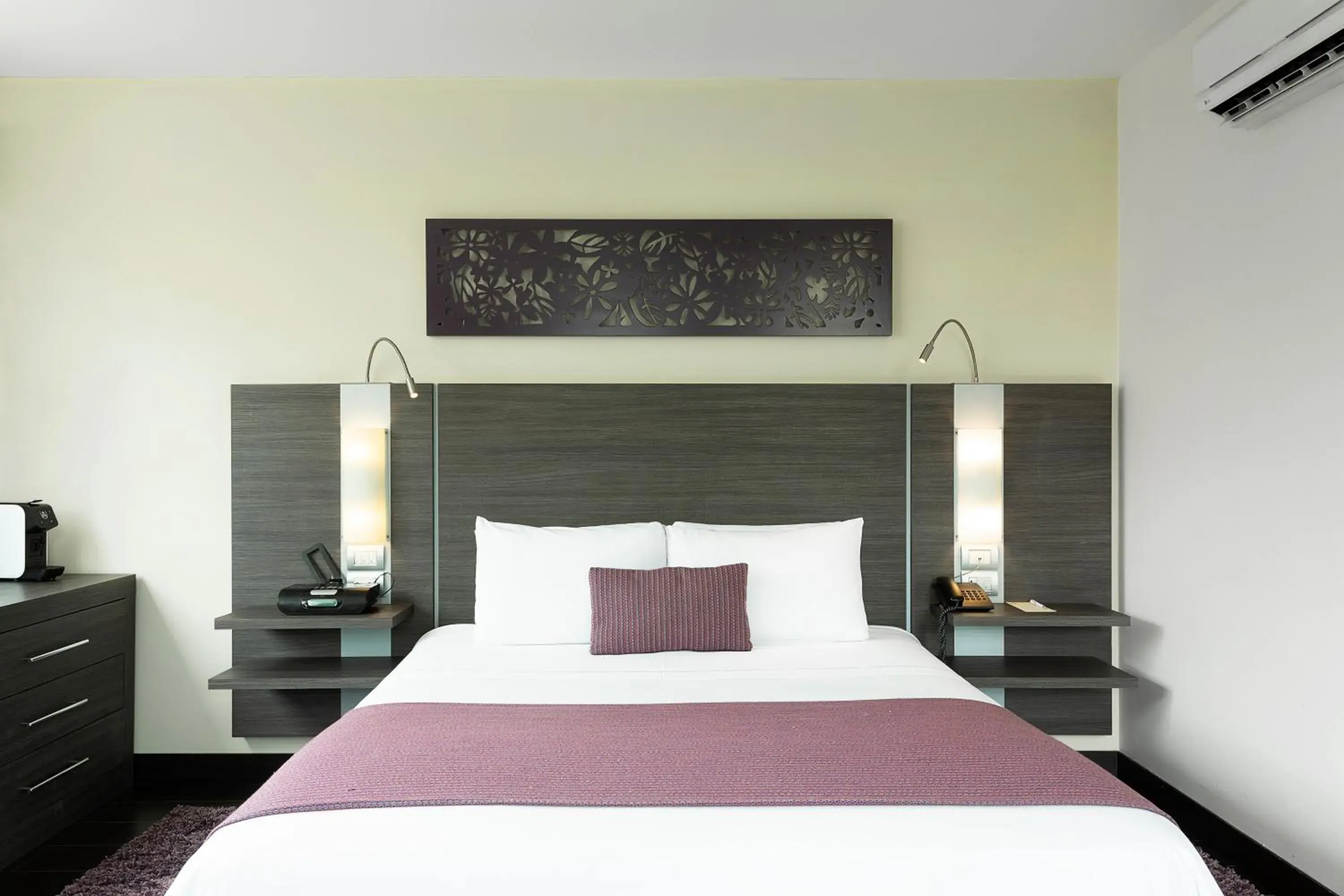 Bed in Hotel bh El Poblado Bed in Hotel bh El Poblado