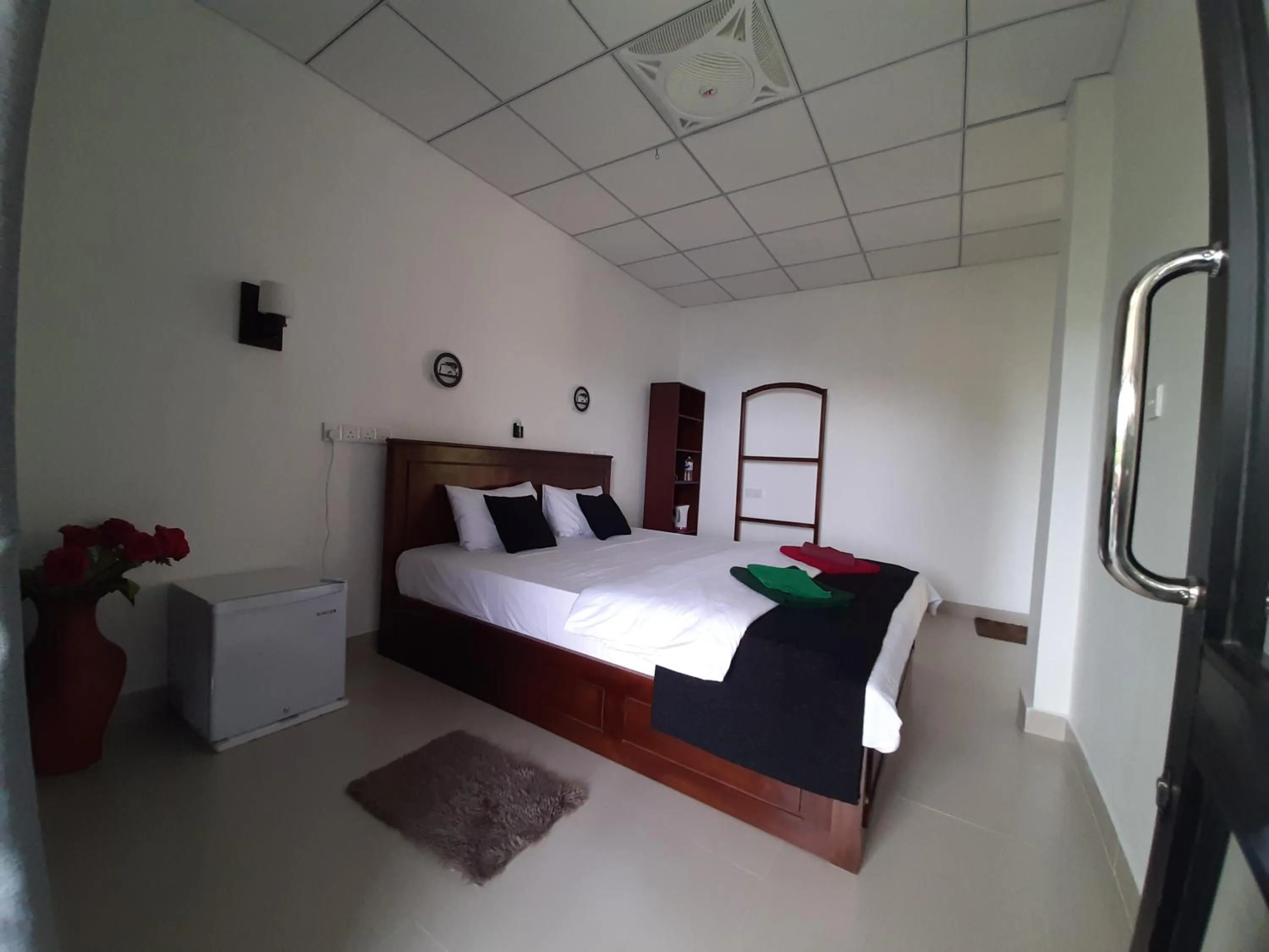 View (from property/room), Bed in Glorious Nature Inn