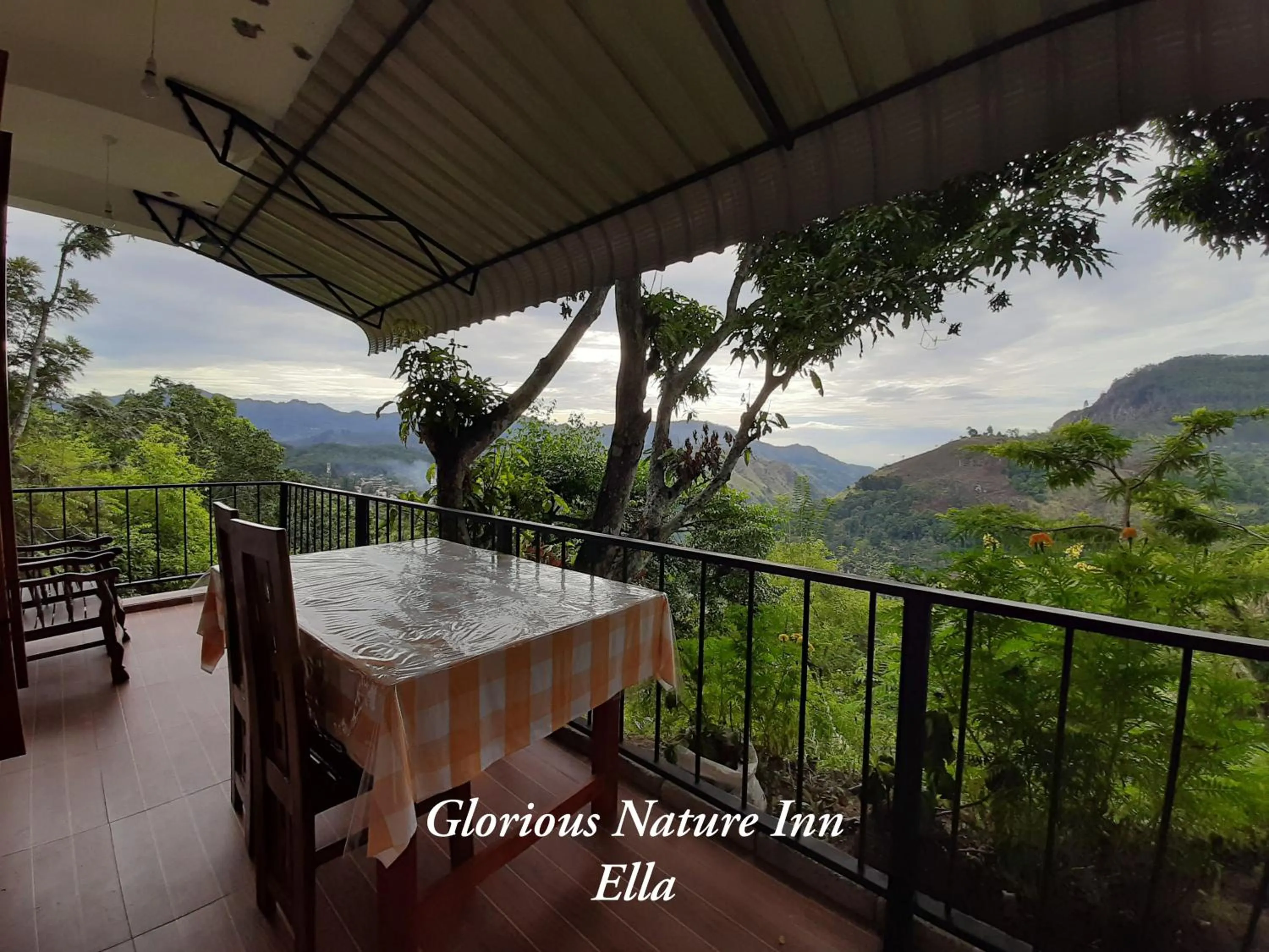 Balcony/Terrace in Glorious Nature Inn