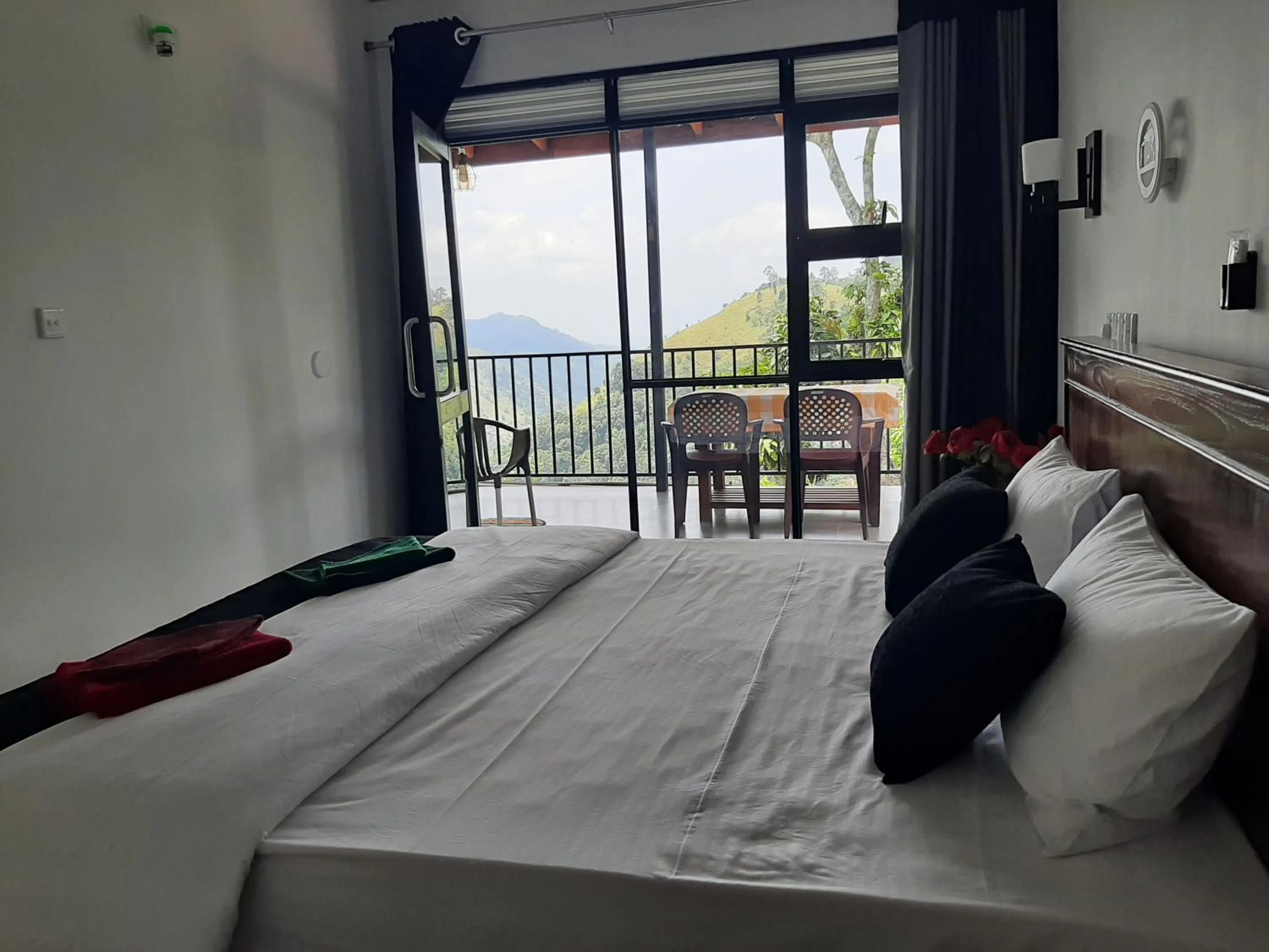 View (from property/room), Bed in Glorious Nature Inn