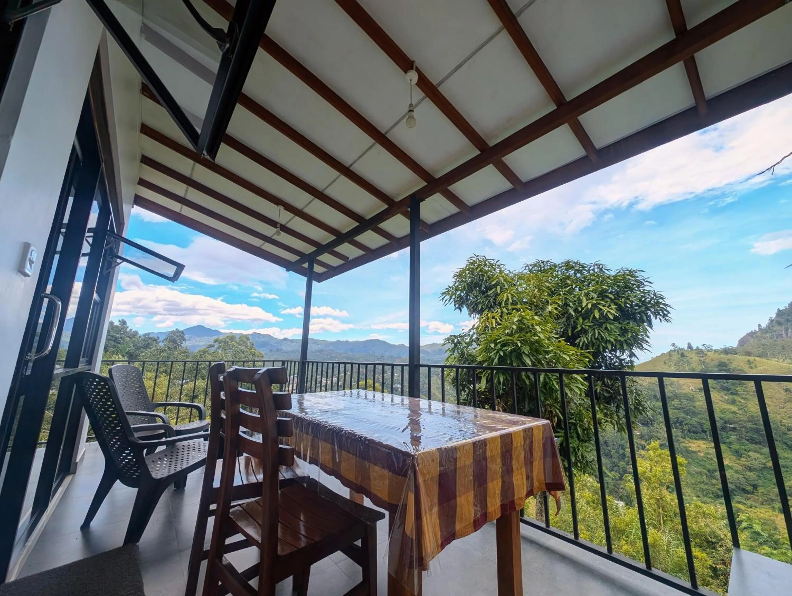 Patio in Glorious Nature Inn