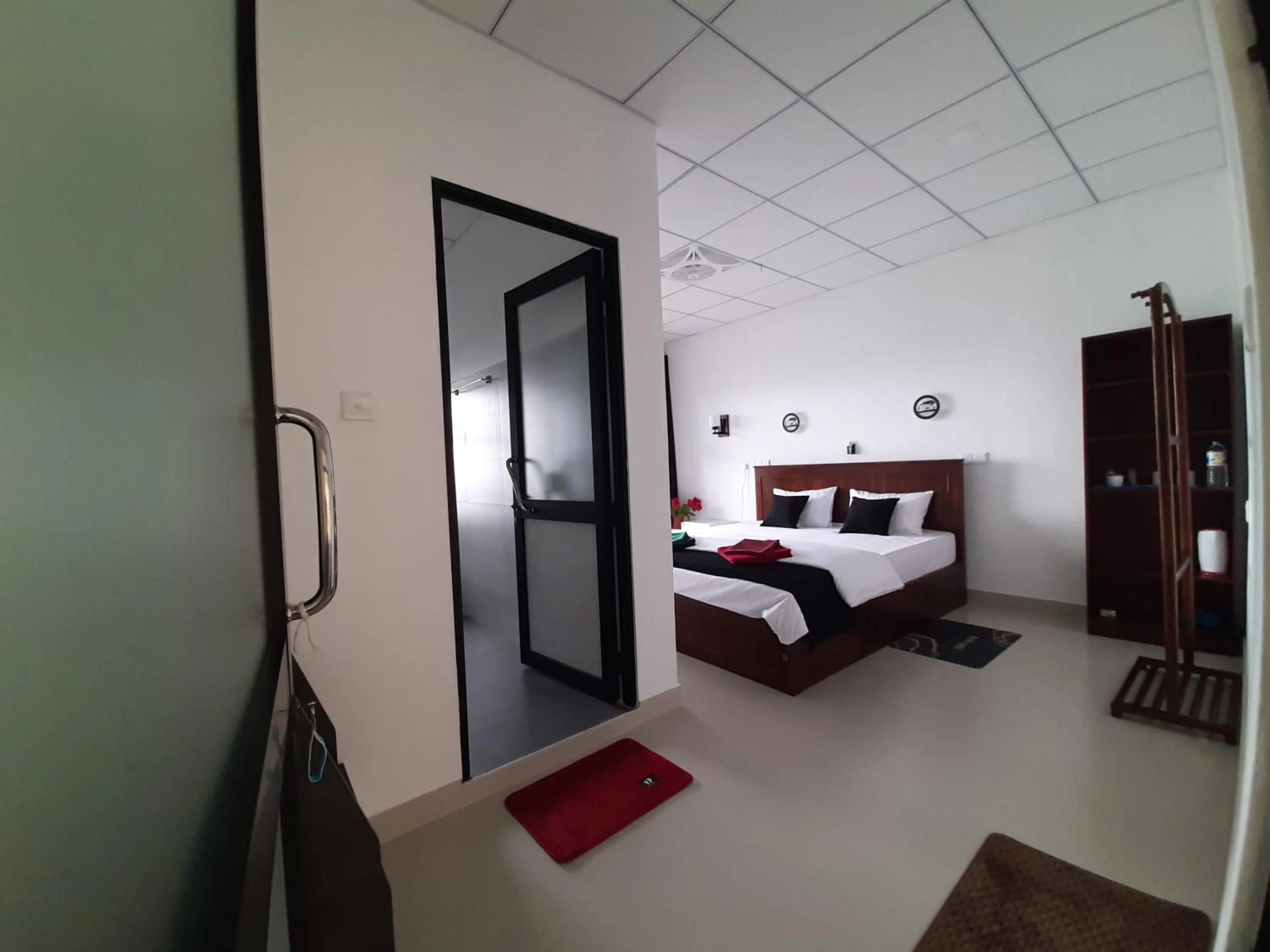 Bathroom, Bed in Glorious Nature Inn