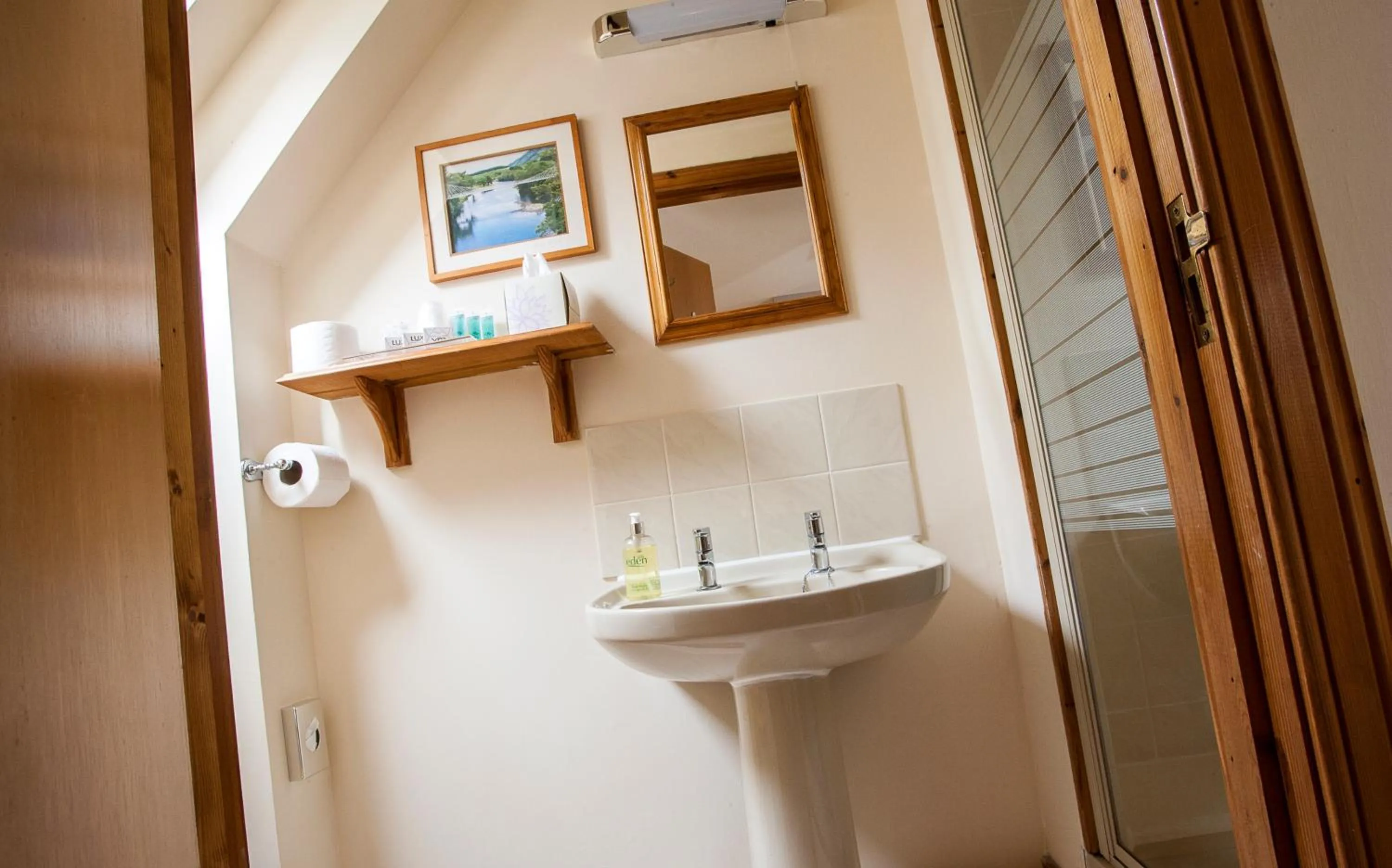 Bathroom in Kettle House B&B
