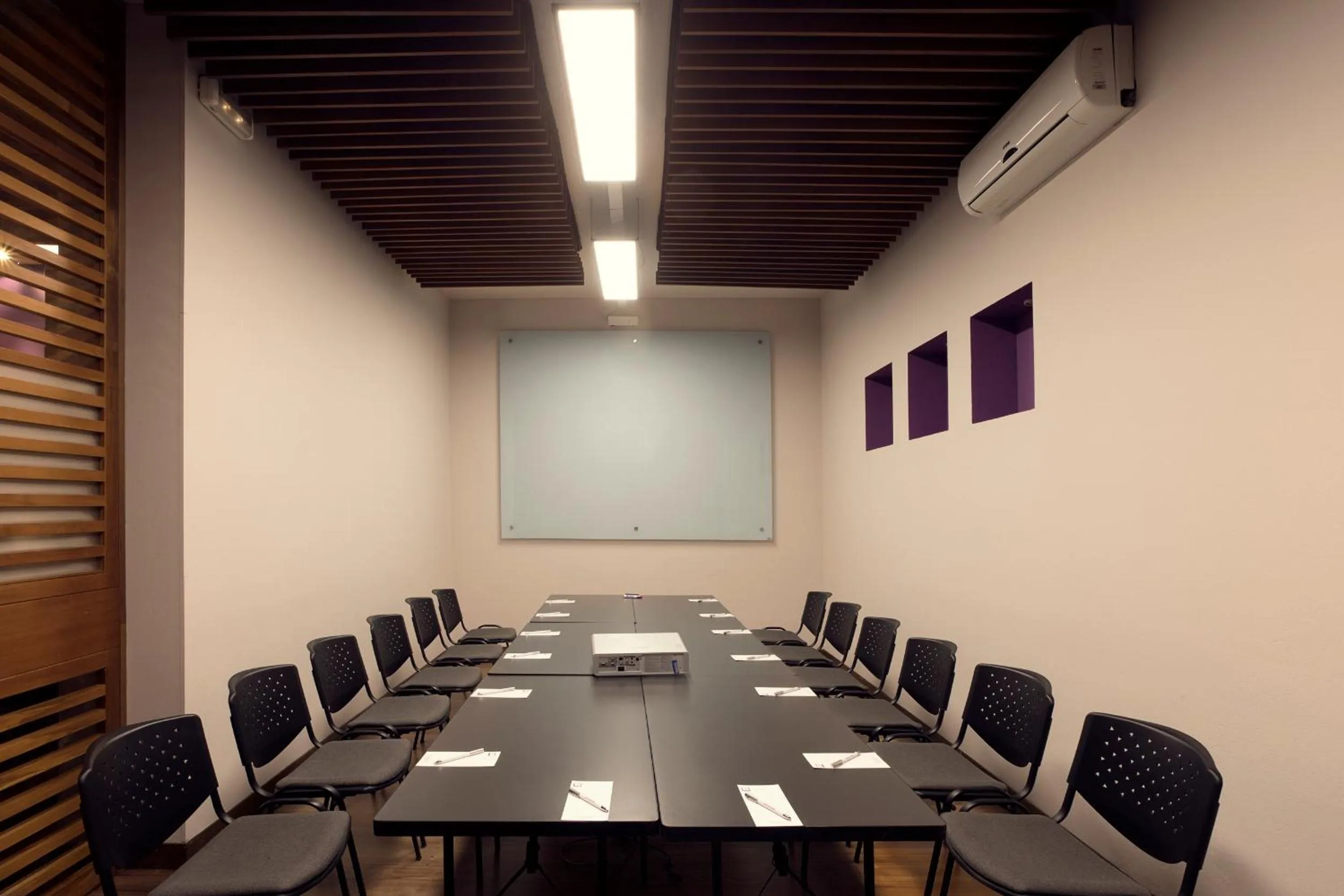 Meeting/conference room in Mercure Bogota BH Retiro