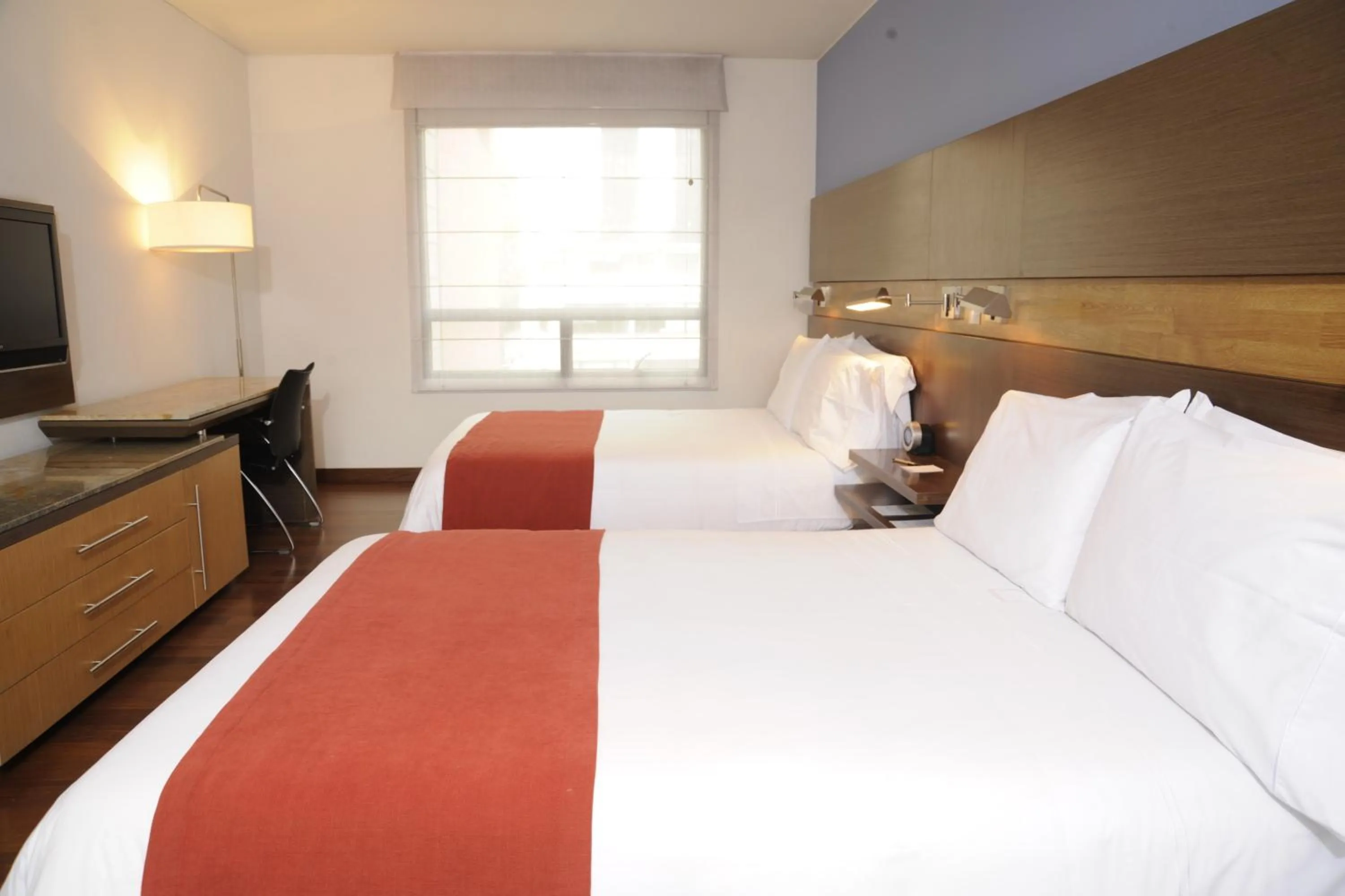 Photo of the whole room, Bed in Mercure Bogota BH Retiro