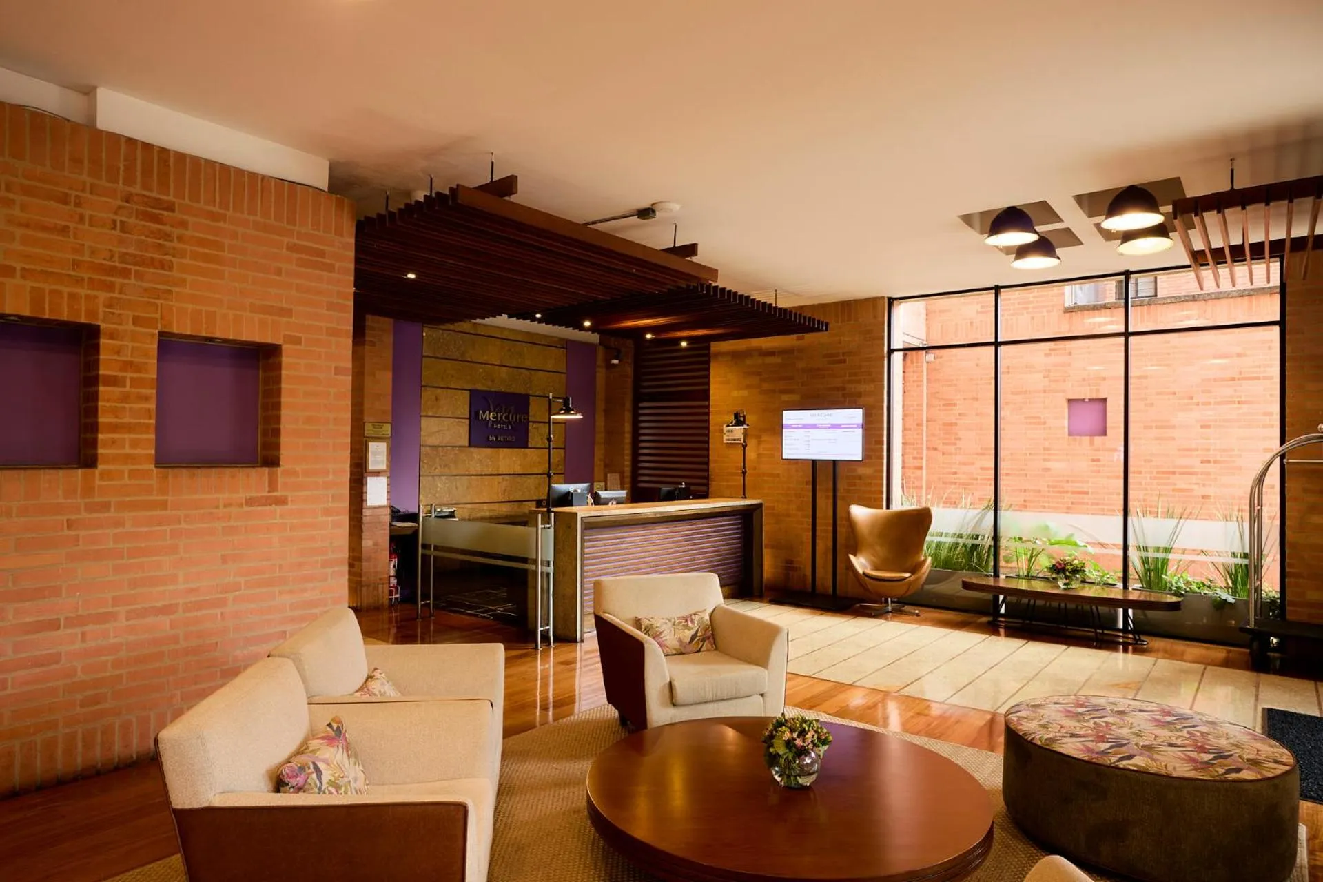 Lobby or reception in Mercure Bogota BH Retiro