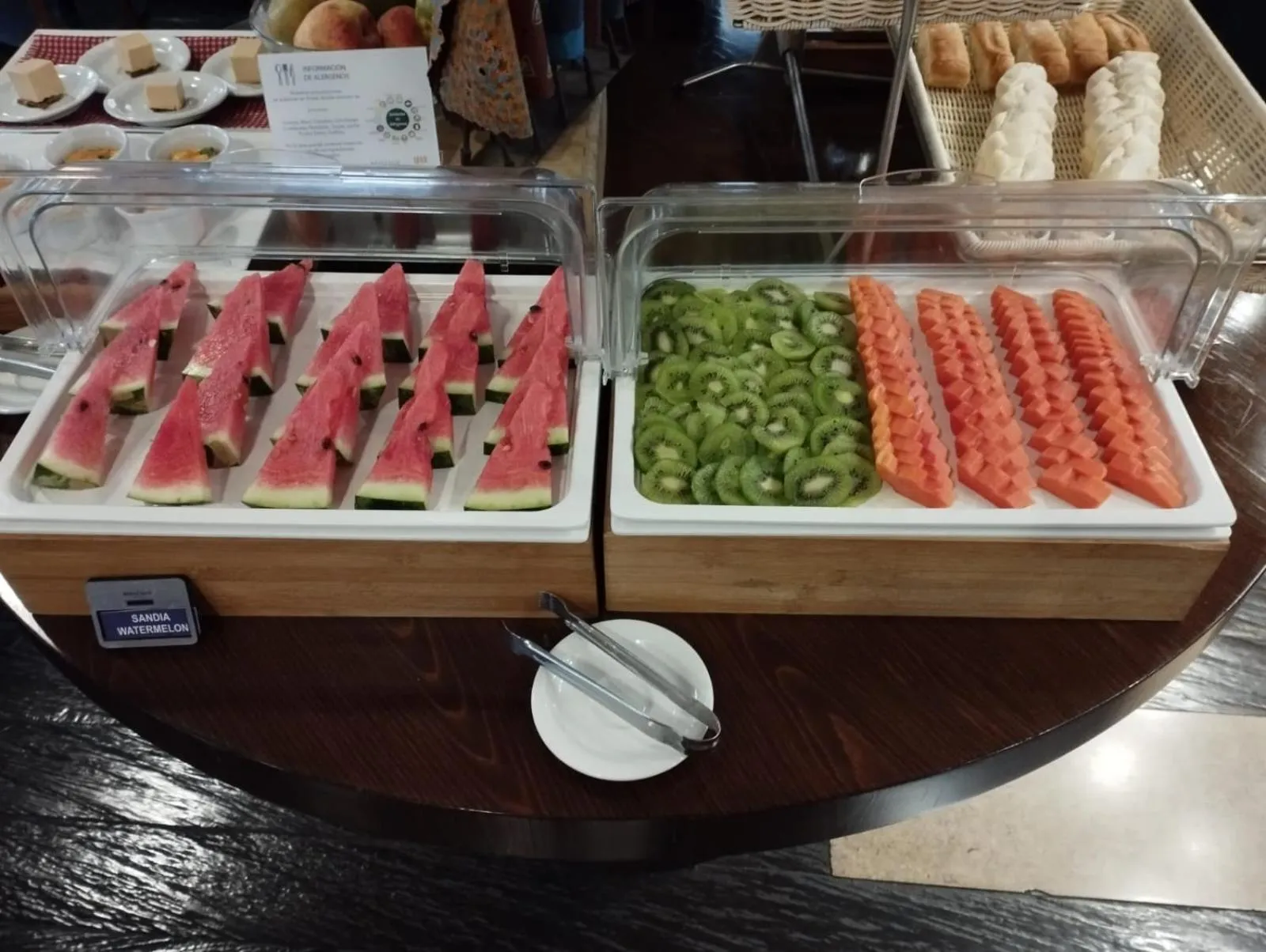 Buffet breakfast in Mercure Bogota BH Zona Financiera