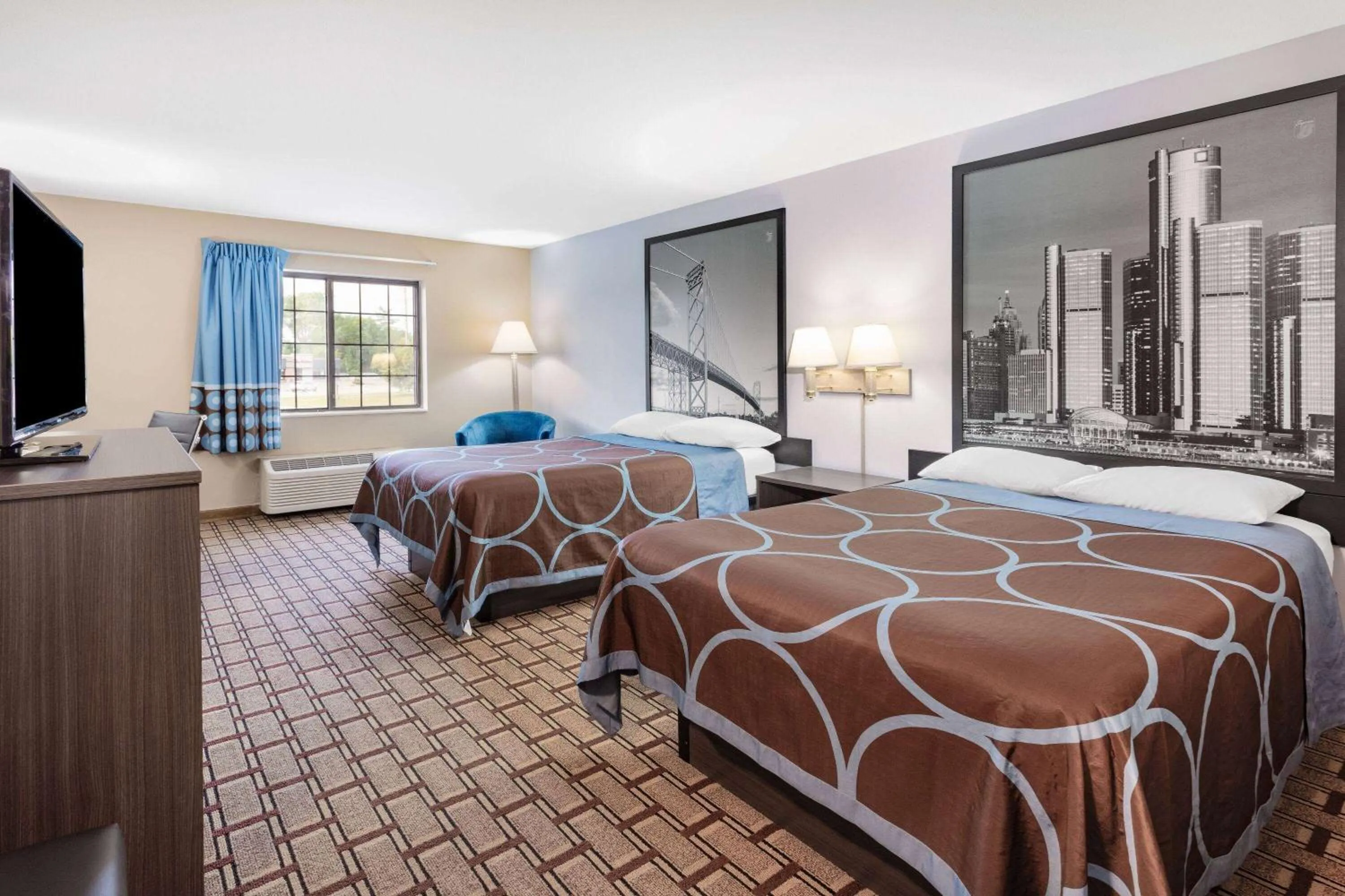 Photo of the whole room, Bed in Super 8 by Wyndham Marysville/Port Huron Area