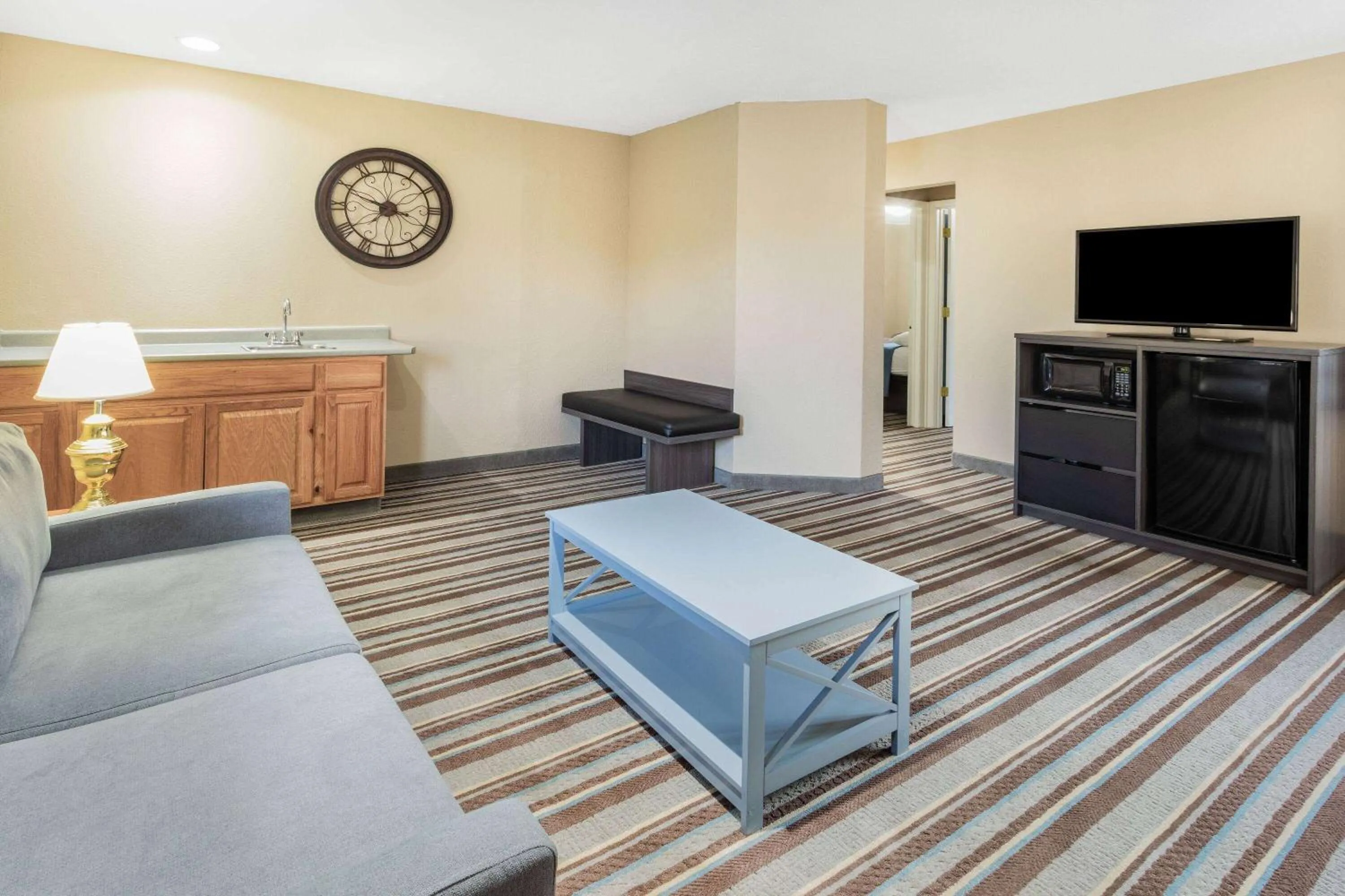 Photo of the whole room in Super 8 by Wyndham Marysville/Port Huron Area