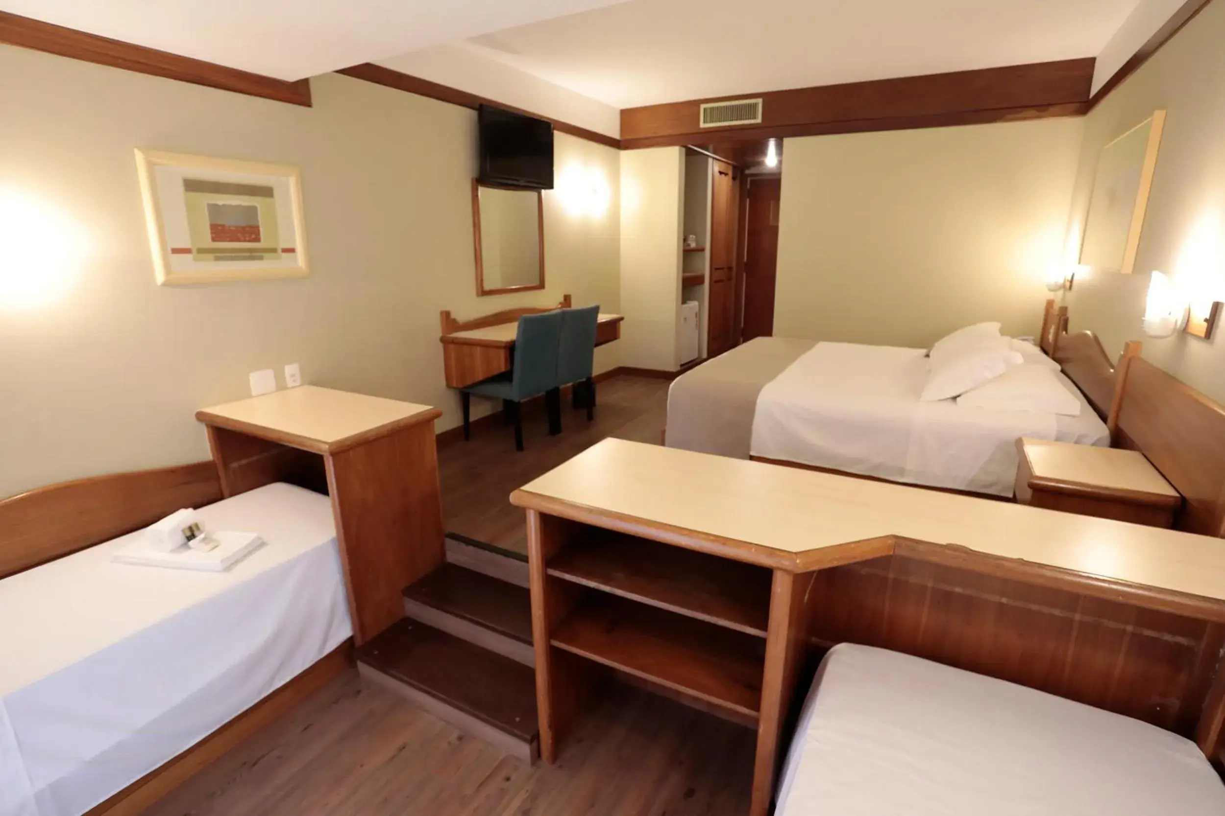 TV and multimedia, Bed in Tri Hotel TV and multimedia, Bed in Tri Hotel