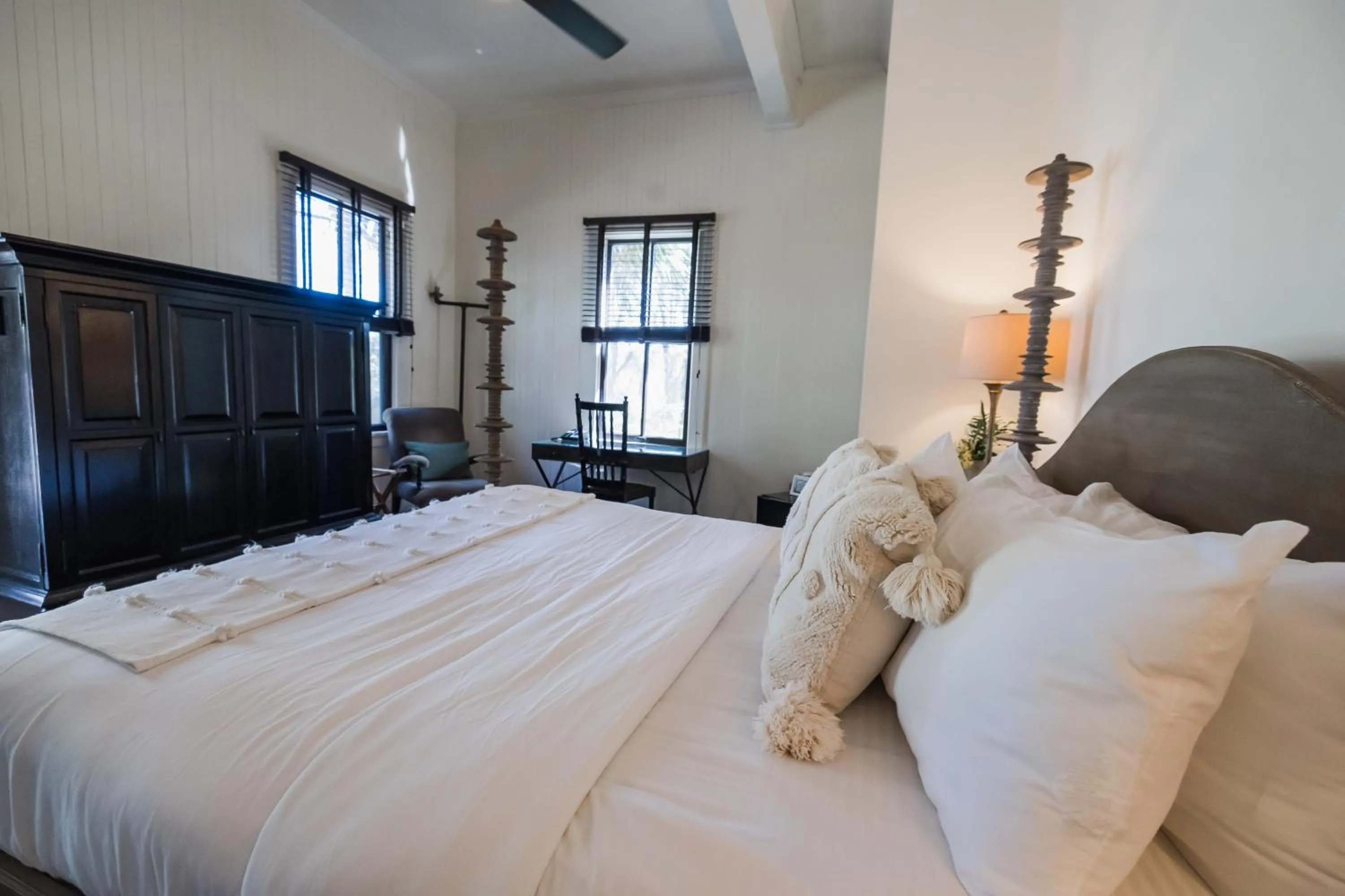 Sea view, Bed in Lumeria Maui, Educational Retreat Center