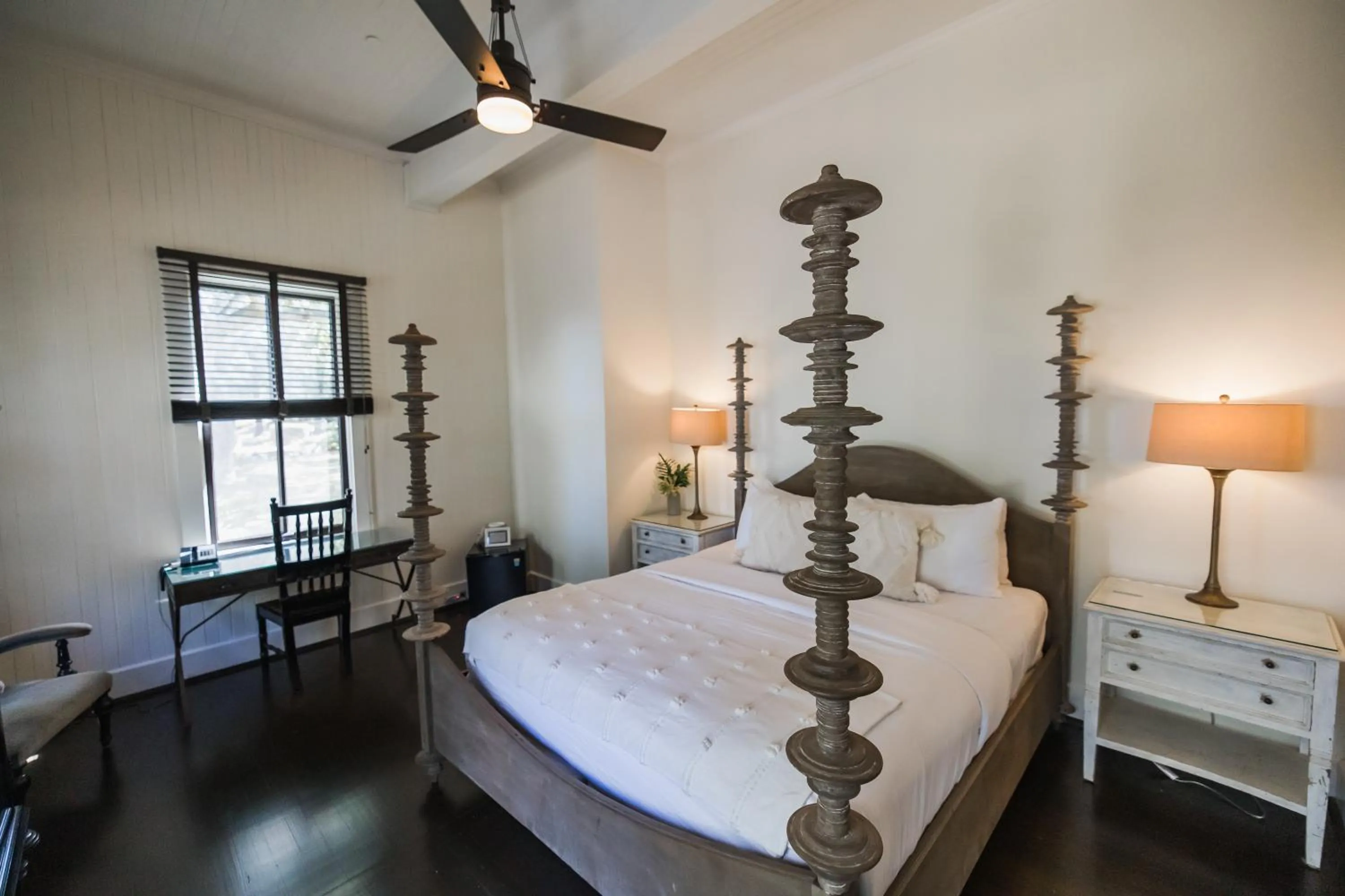 Bedroom, Bed in Lumeria Maui, Educational Retreat Center