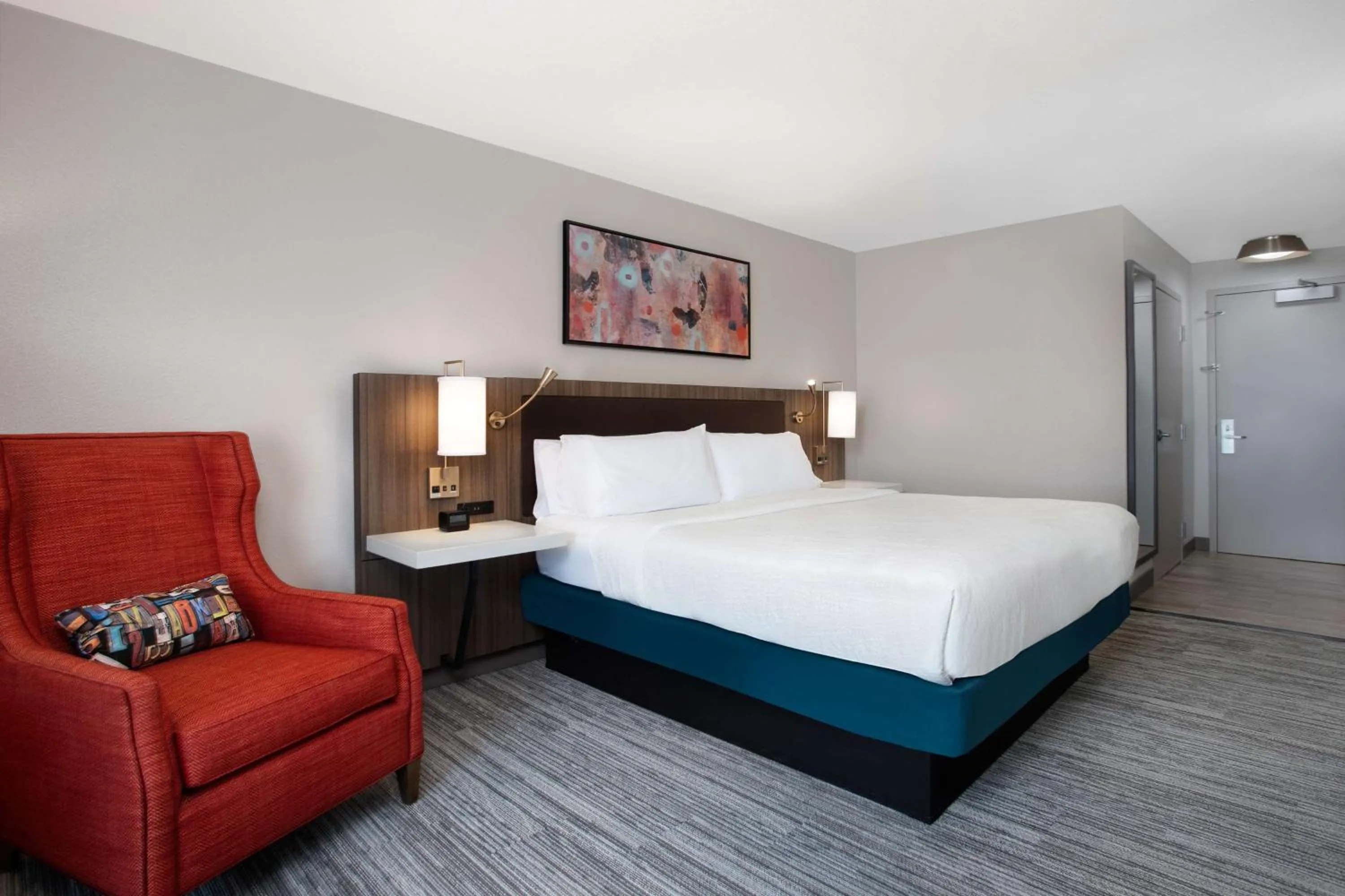 Bed in Hilton Garden Inn Omaha West