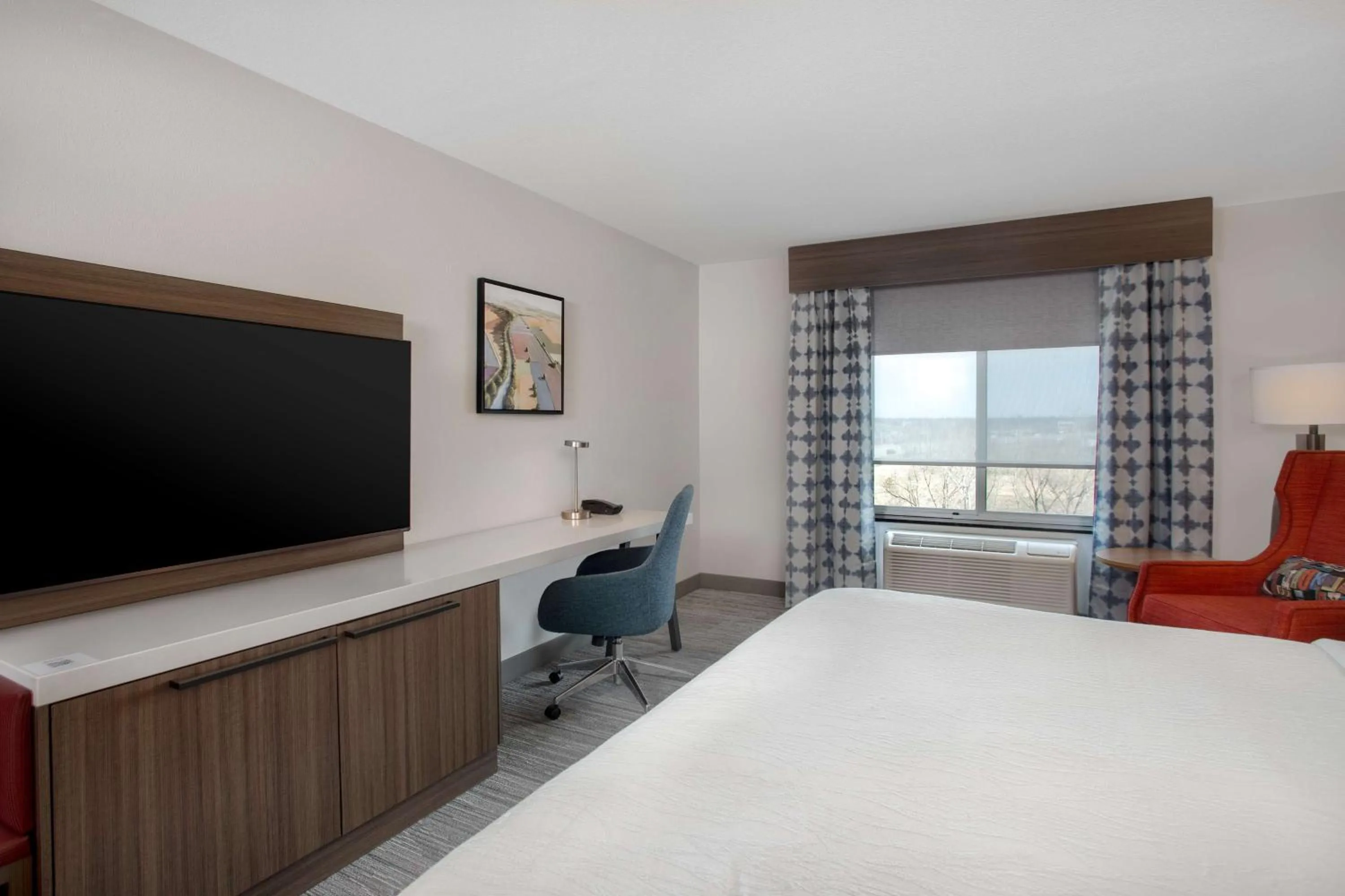 Bed in Hilton Garden Inn Omaha West