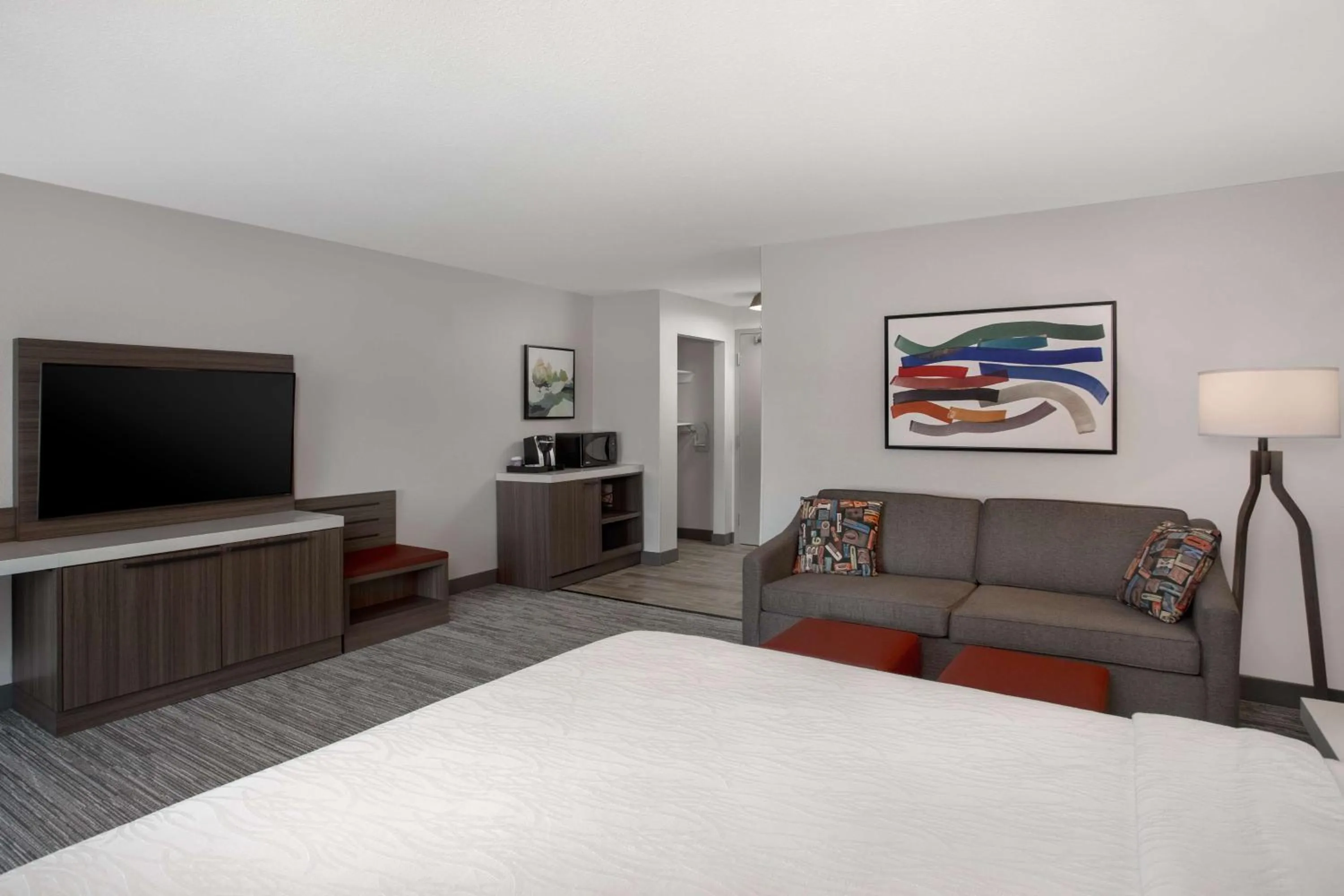 Bed in Hilton Garden Inn Omaha West